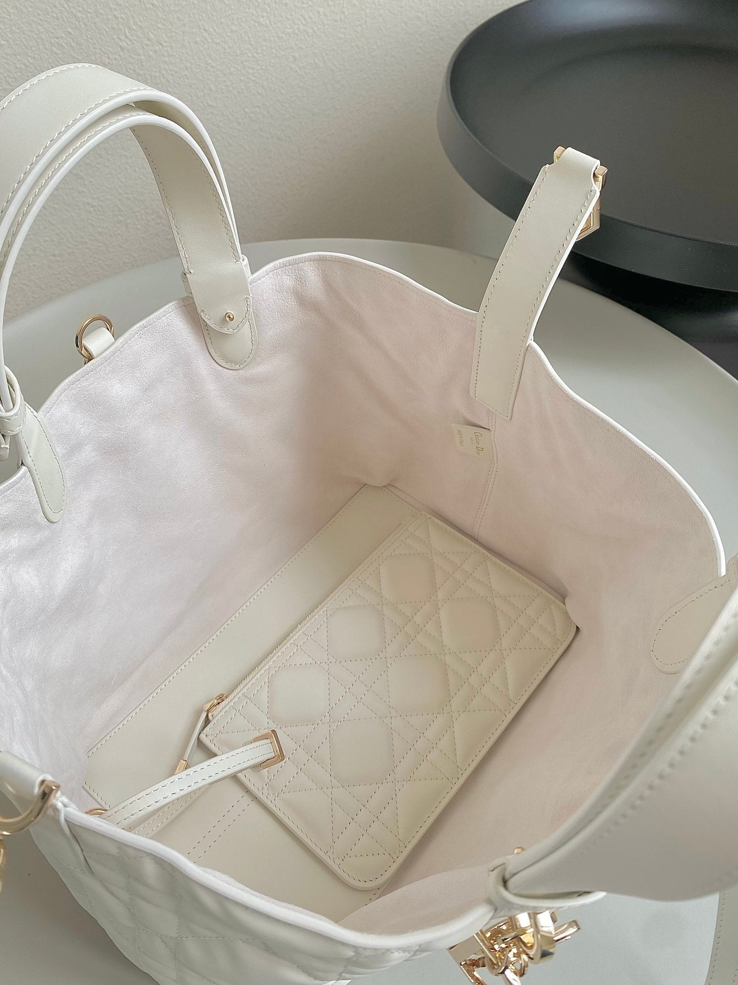 Luxury DiorTOUJOURS 28 BAG IN WHITE LAMBSKIN