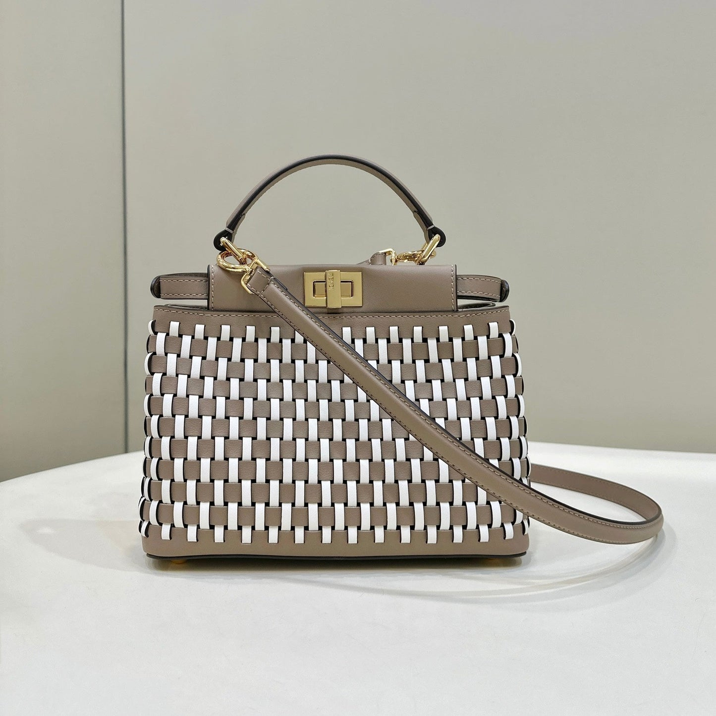 Luxury FendiPEEKABOO 24 IN WHITE MIX BROWN INTERLACED CALFSKIN GOLD HARDWARE
