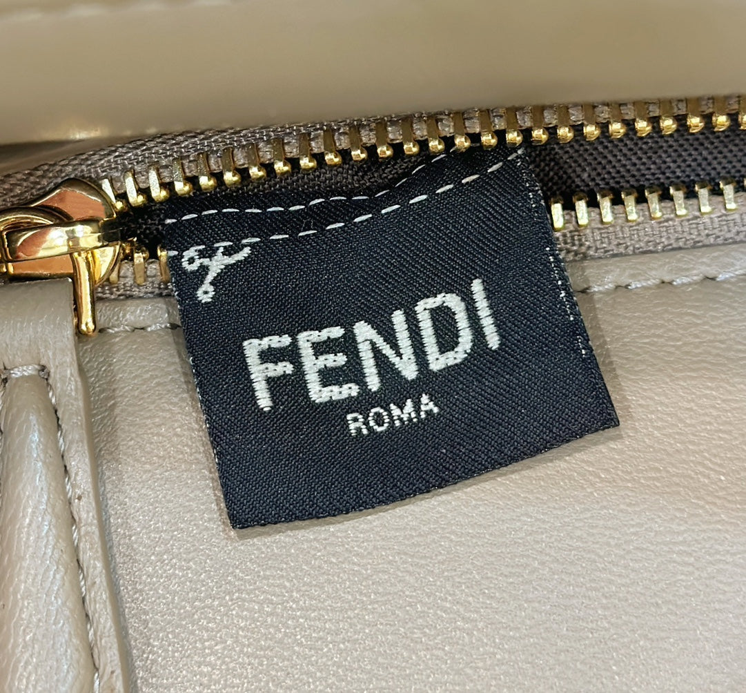 Luxury FendiPEEKABOO 24 IN WHITE MIX BROWN INTERLACED CALFSKIN GOLD HARDWARE