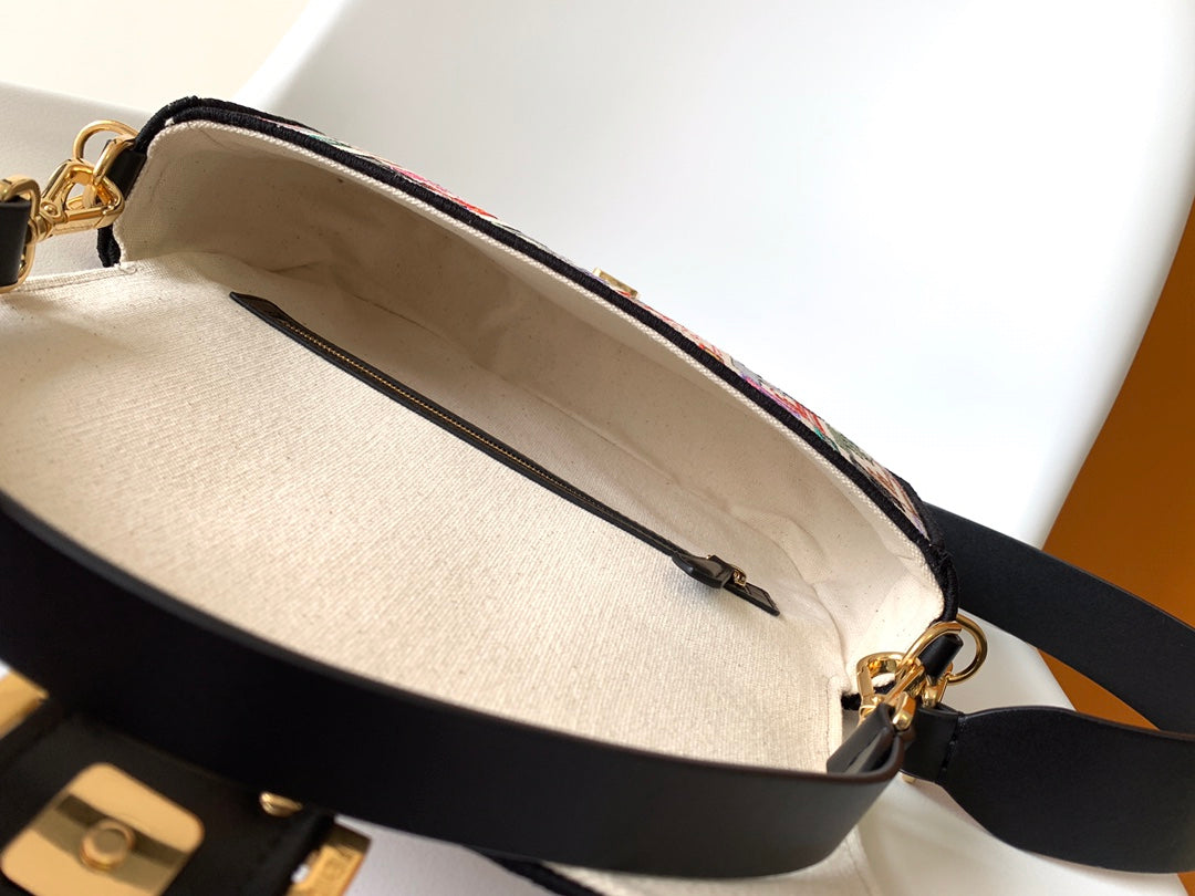 Luxury FendiFend Baguette Black and Multicolour Canvas Bag 27 with FF Embroidery Ghw