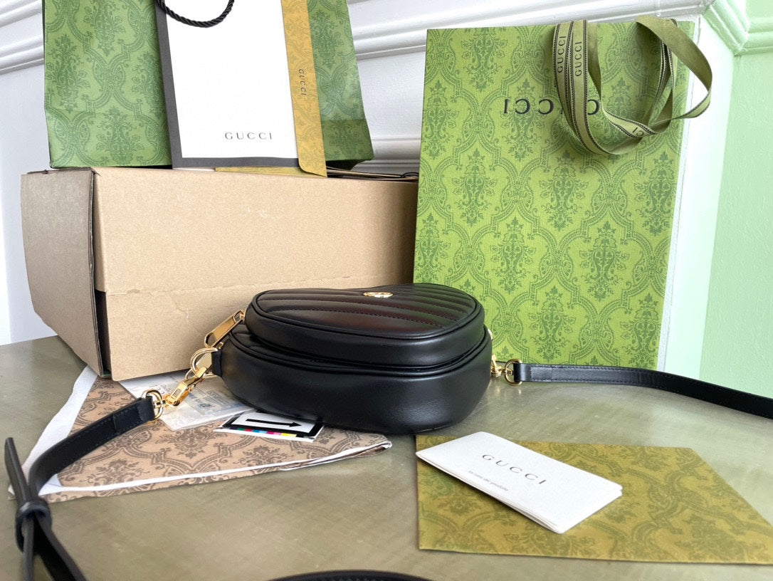 Luxury Gucci MARMONT HEART BAG 20 IN BLACK CALFSKIN GOLD HARDWARE