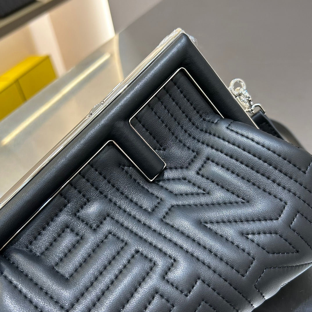 Luxury FendiLuxury FendiFIRST MINI 25 IN BLACK CALFSKIN BAG SILVER HARDWARE