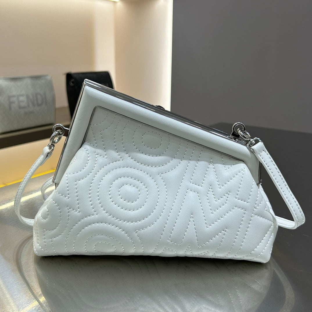 Luxury FendiLuxury FendiFIRST MINI 25 IN WHITE CALFSKIN BAG SILVER HARDWARE