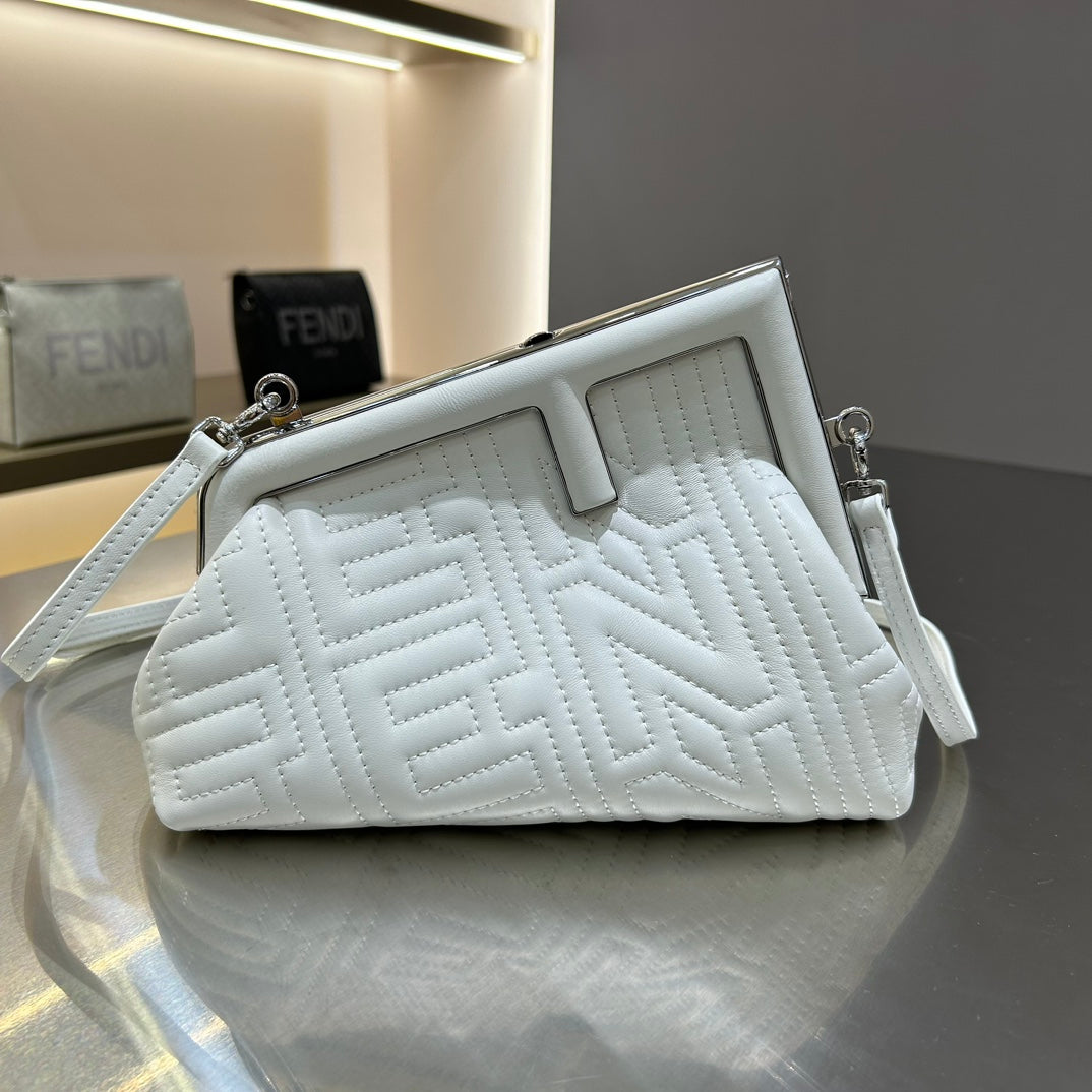 Luxury FendiLuxury FendiFIRST MINI 25 IN WHITE CALFSKIN BAG SILVER HARDWARE
