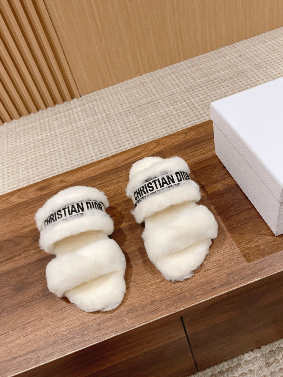Luxury DiorSandal White Black Fleece And Canvas Fabric