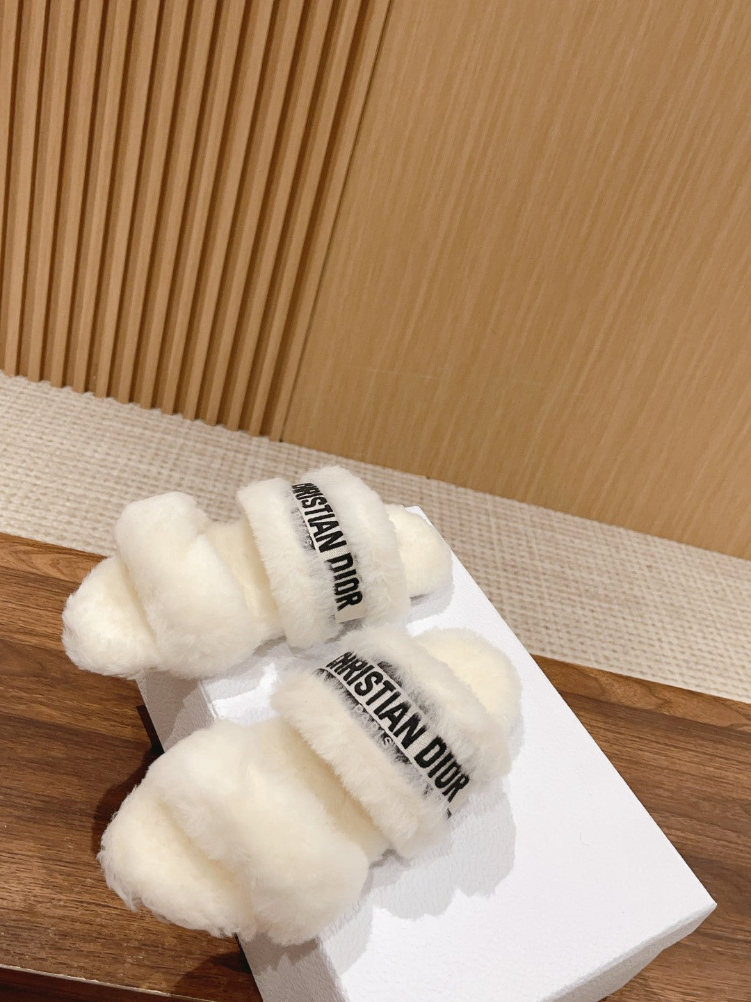 Luxury DiorSandal White Black Fleece And Canvas Fabric
