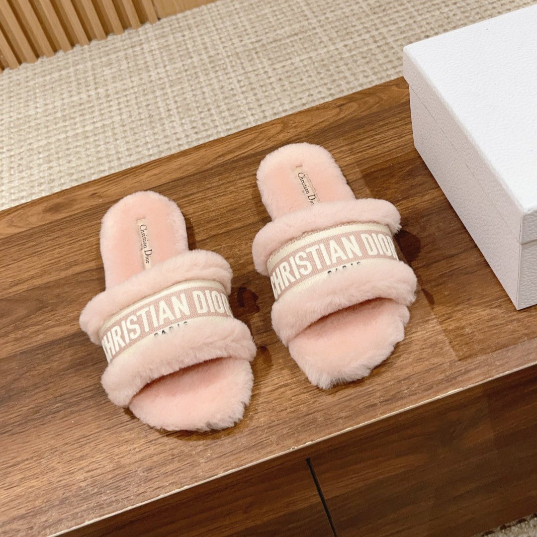 Luxury DiorDway Slide Pastel Pink Fleece Lining And Canvas Fabric