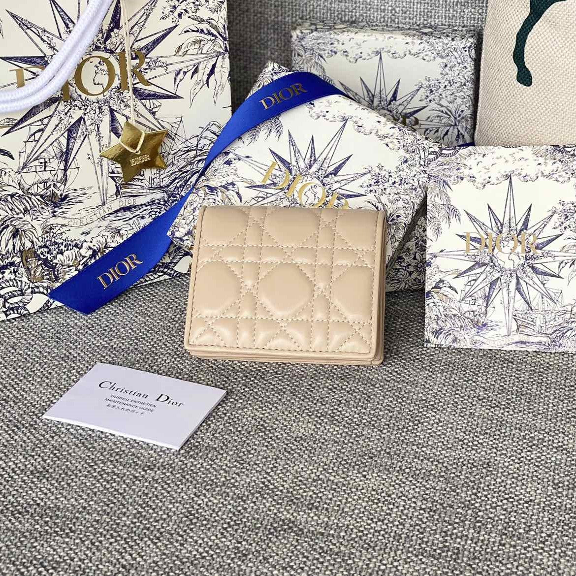Luxury DiorCaro 11cm Compact Wallet Beige Calfskin