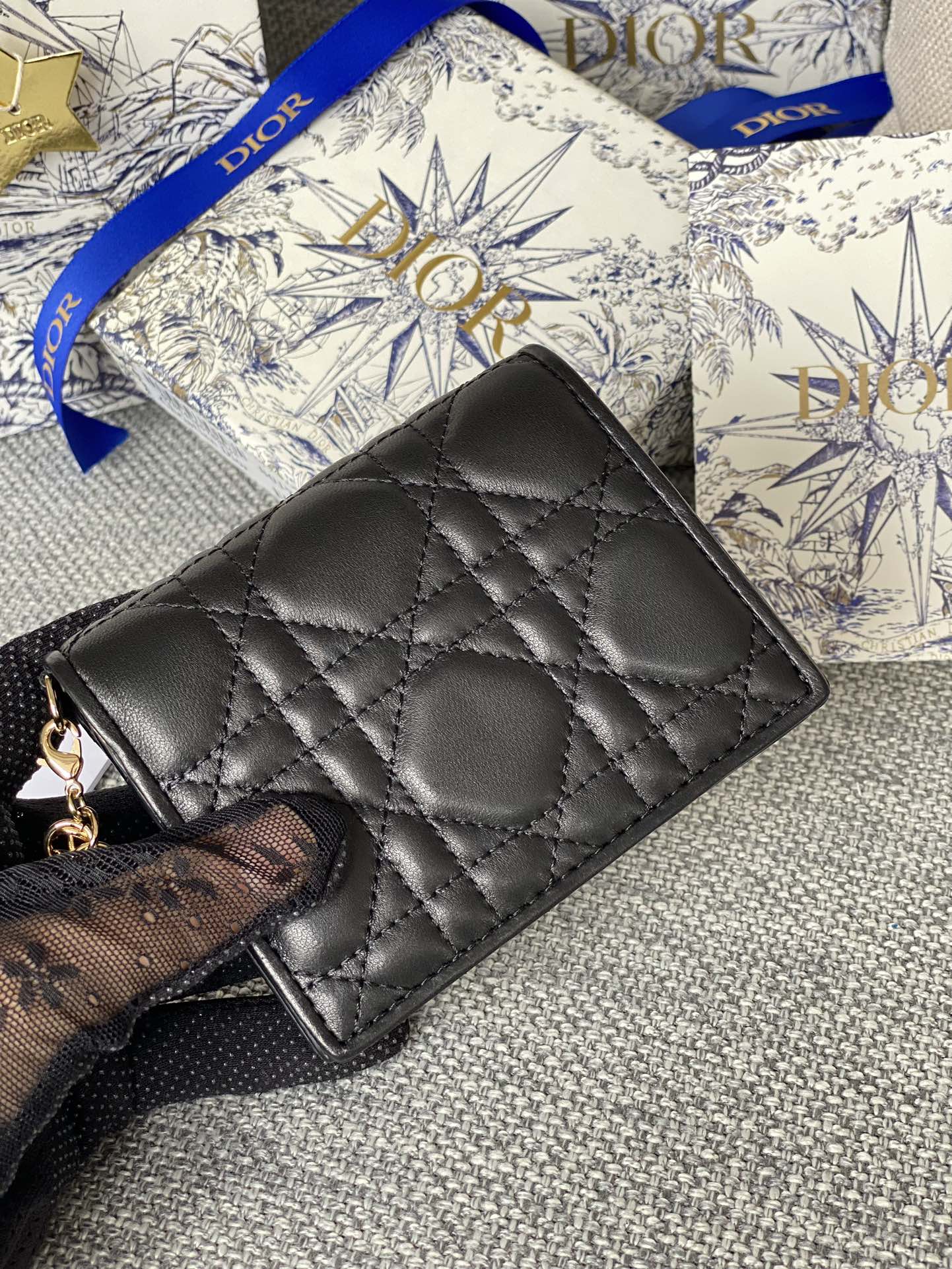 Luxury DiorCaro 11cm Compact Wallet Black Calfskin