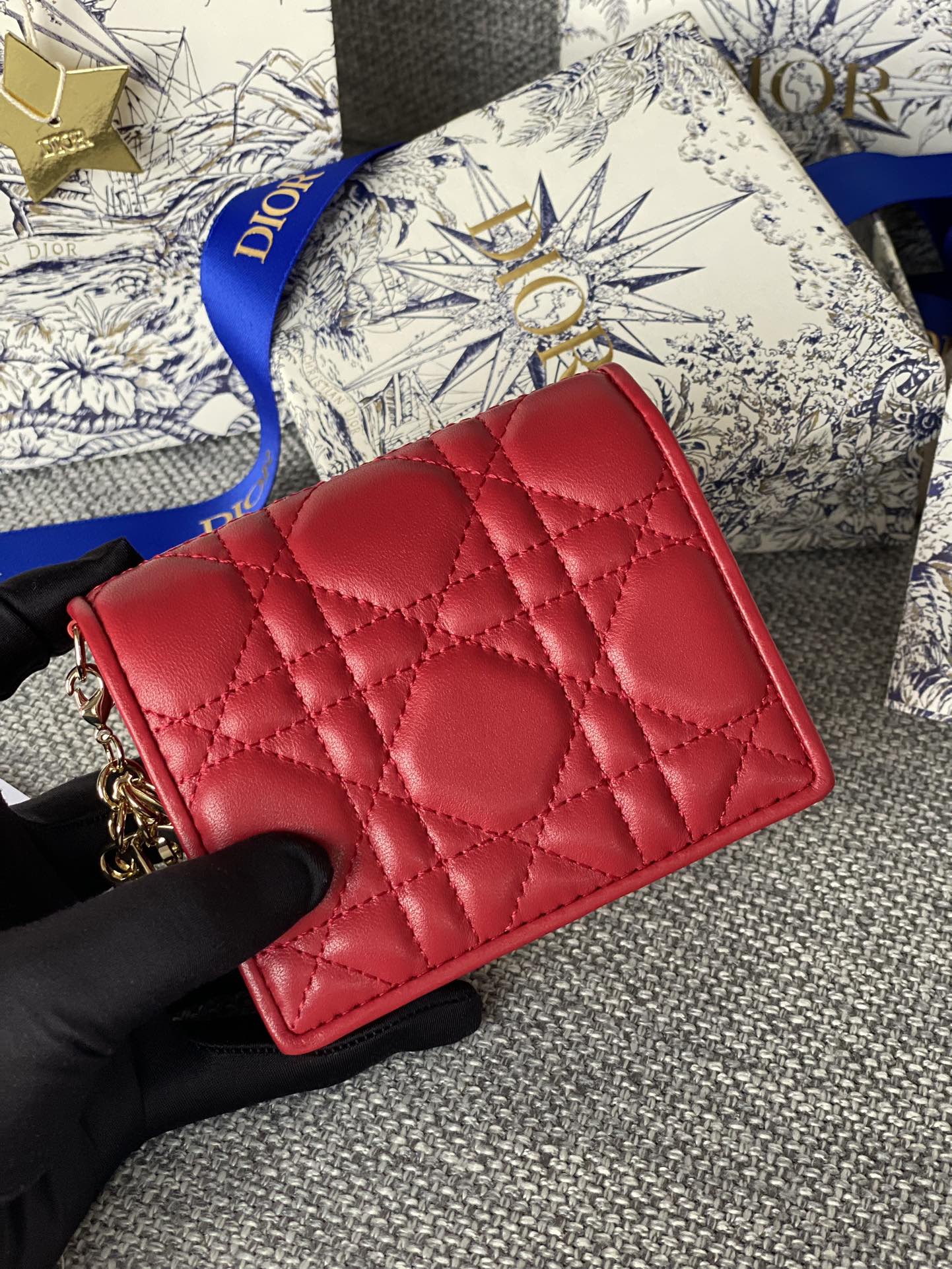 Luxury DiorCaro 11cm Compact Wallet Red Calfskin