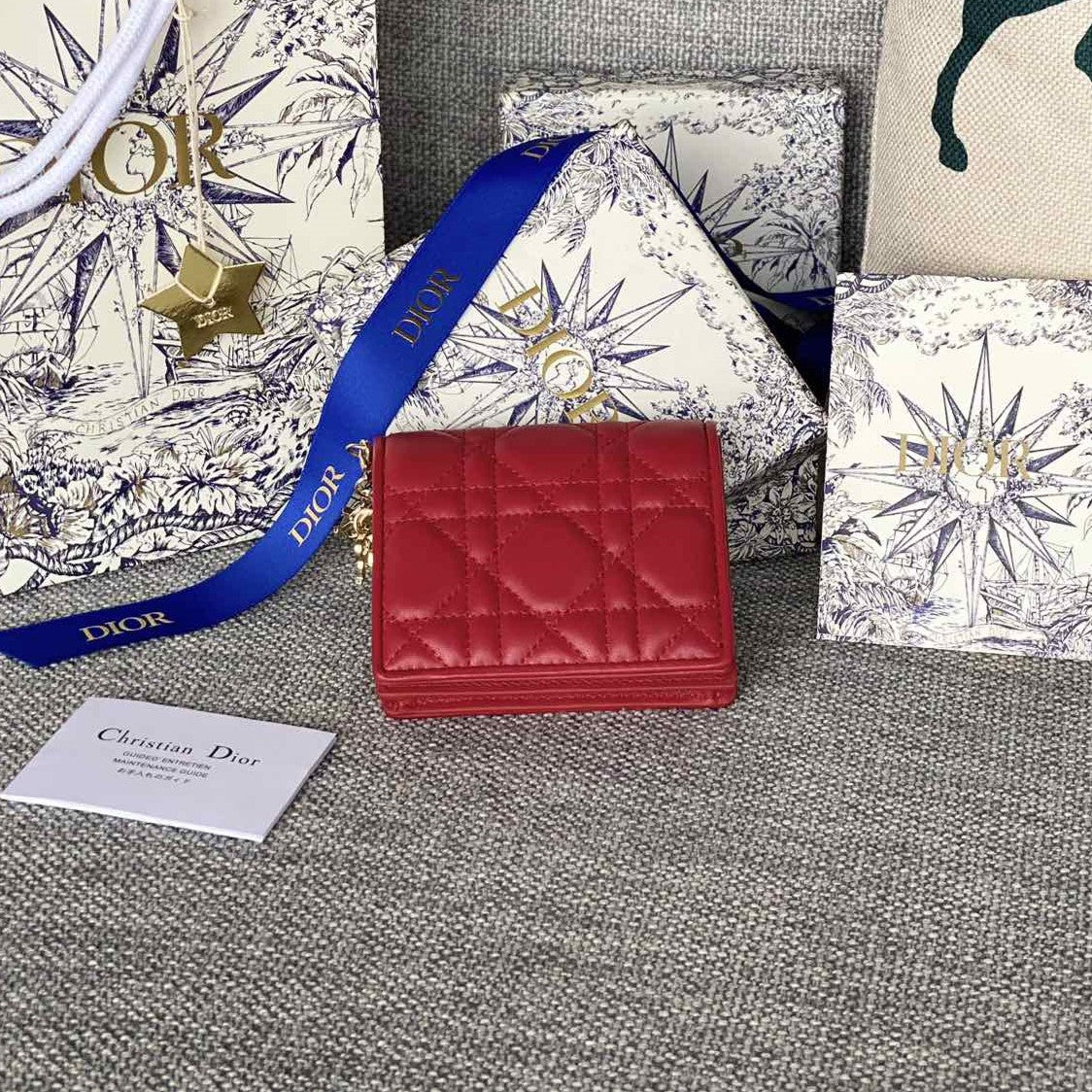 Luxury DiorCaro 11cm Compact Wallet Red Calfskin