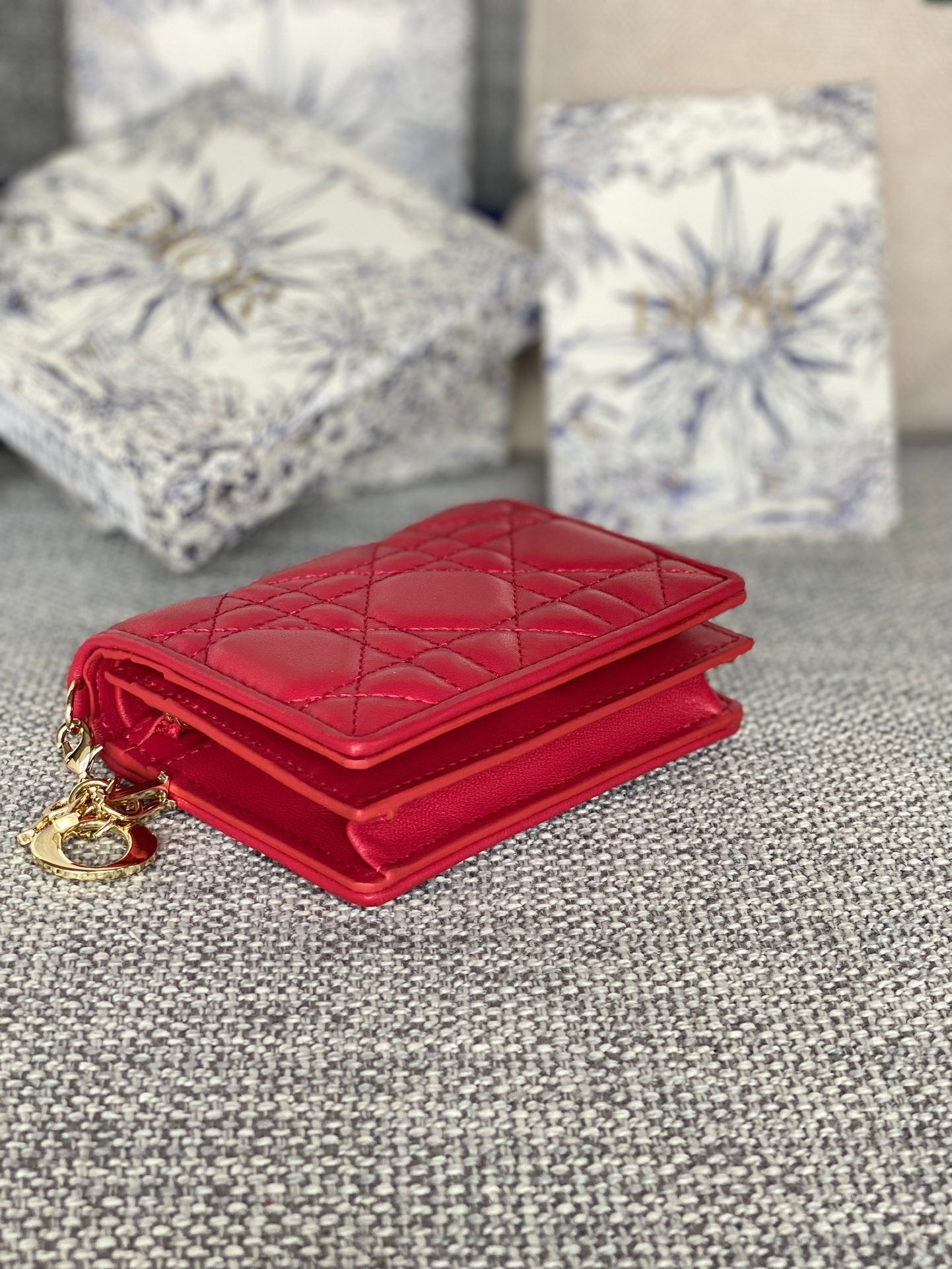 Luxury DiorCaro 11cm Compact Wallet Red Calfskin