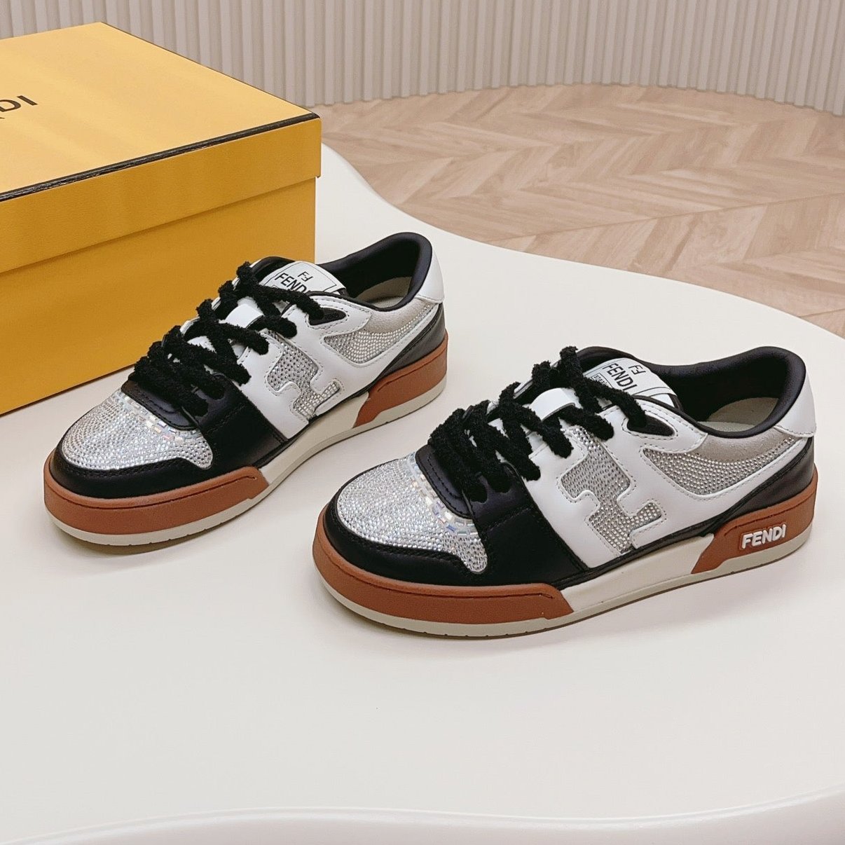 Luxury FendiLuxury FendiCASUAL SNEAKER IN BLACK MIX WHITE CALFSKIN ATTACH RHINSTONES