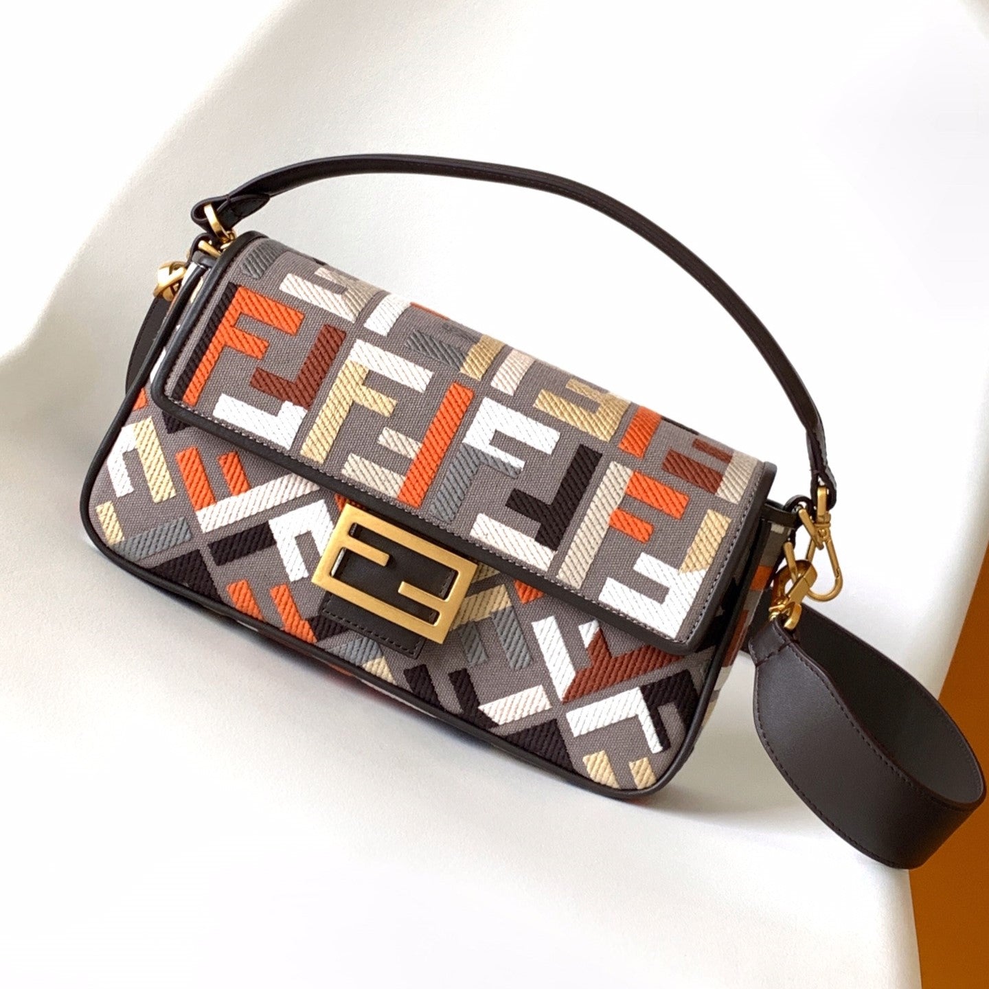 Luxury FendiFend Baguette Brown and Multicolour Canvas Bag 27 with FF Embroidery Ghw