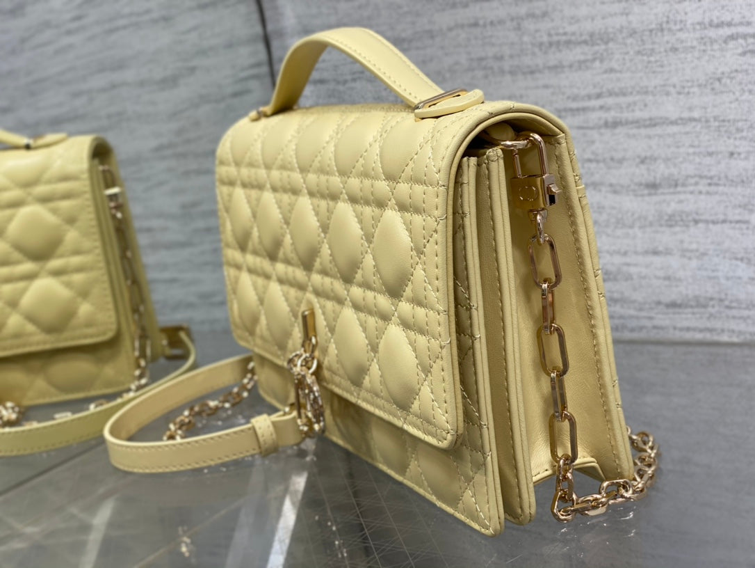 Luxury DiorMISS TOP HANDLE 24CM LIME LAMBSKIN