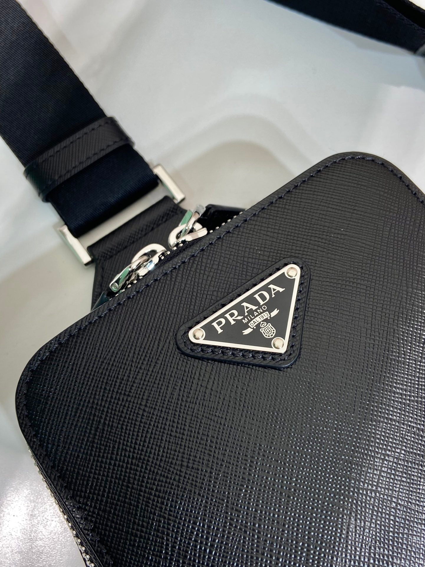 Luxury PradaCHEST BAG 20 IN BLACK SAFFIANO LEATHER