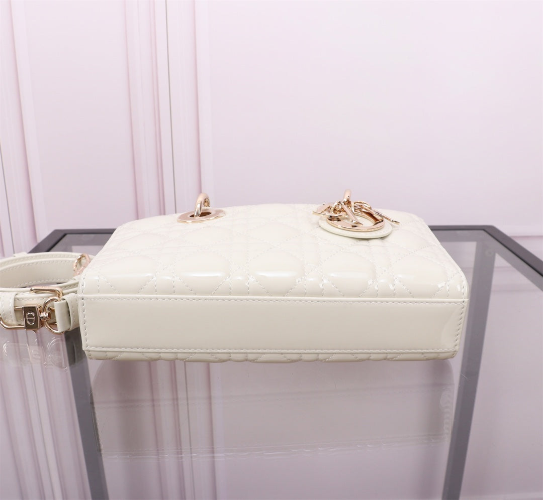 Luxury DiorMEDIUM LADY D-JOY 26 WHITE LAMBSKIN