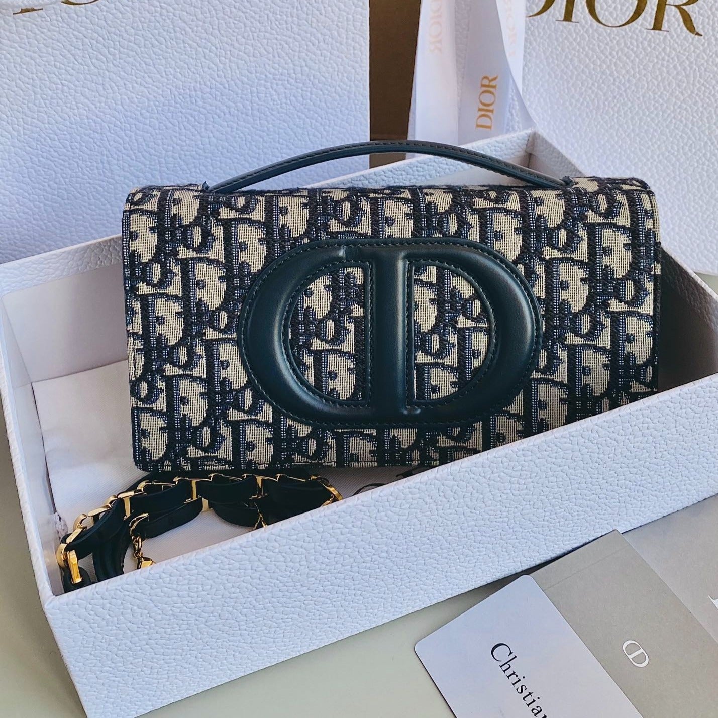 Luxury DiorSIGNATURE CHAIN BAG 21 IN BLUE OBLIQUE JACQUARD