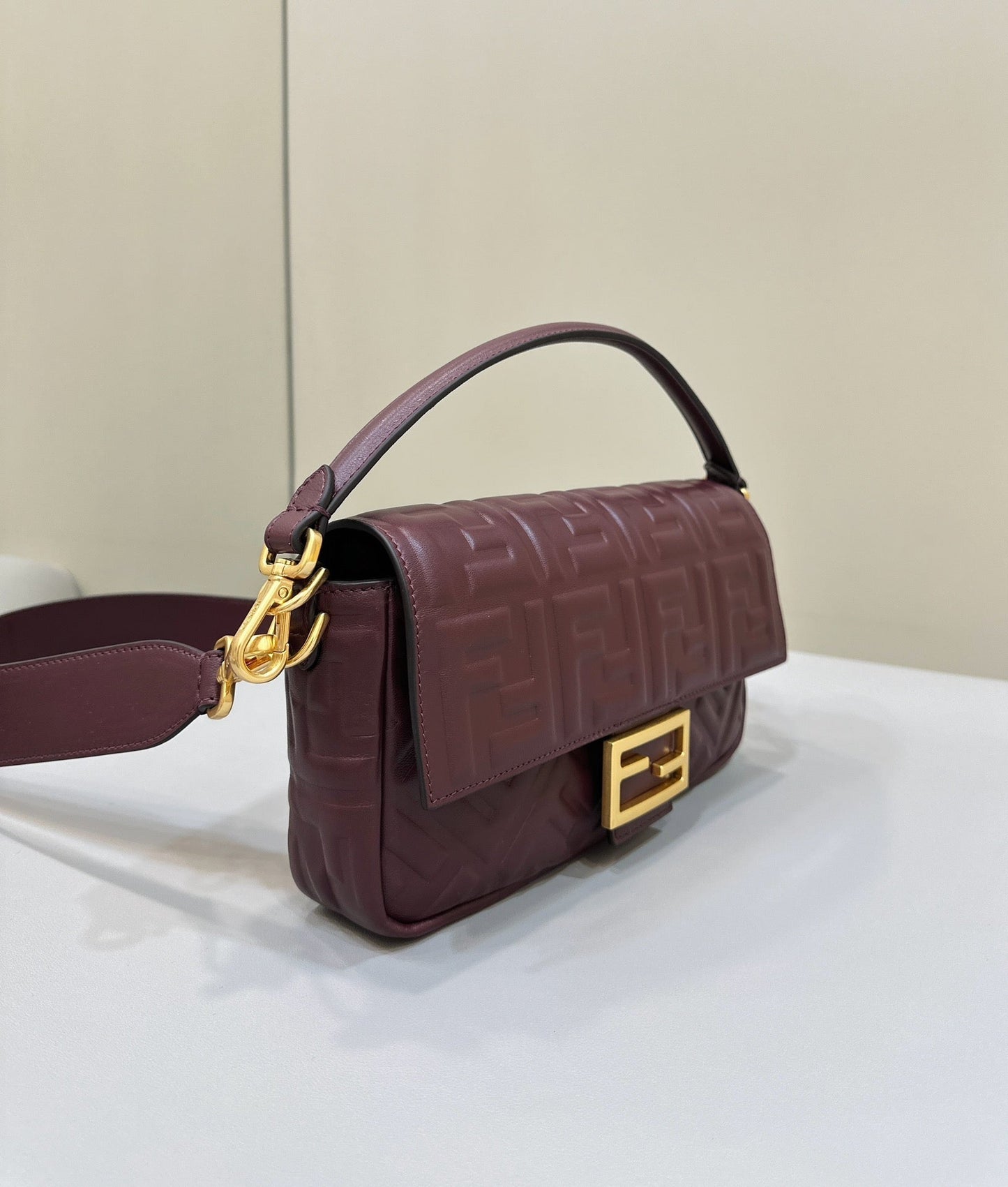 Luxury FendiBaguette 27cm Burgundy Lambskin Gold Hardware