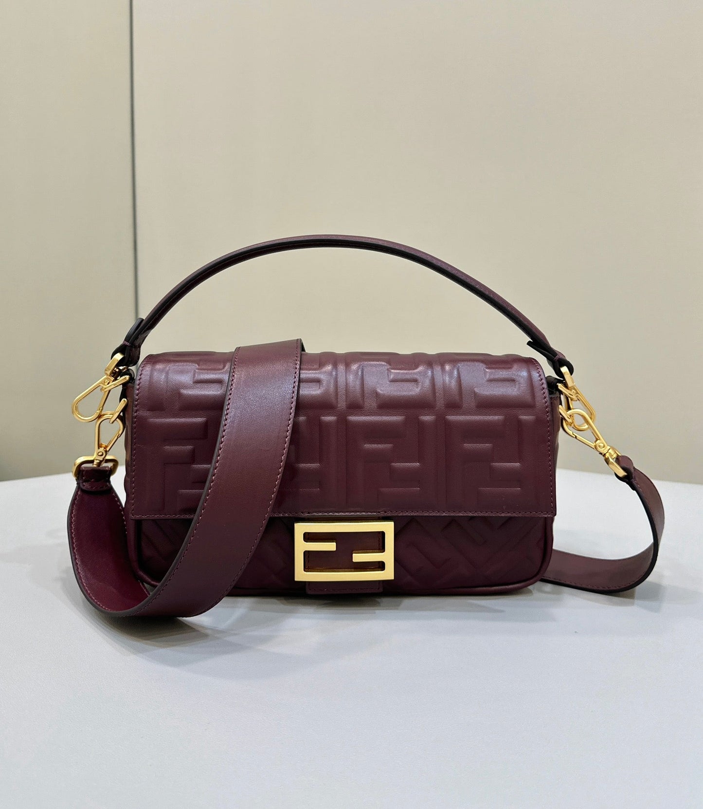 Luxury FendiBaguette 27cm Burgundy Lambskin Gold Hardware