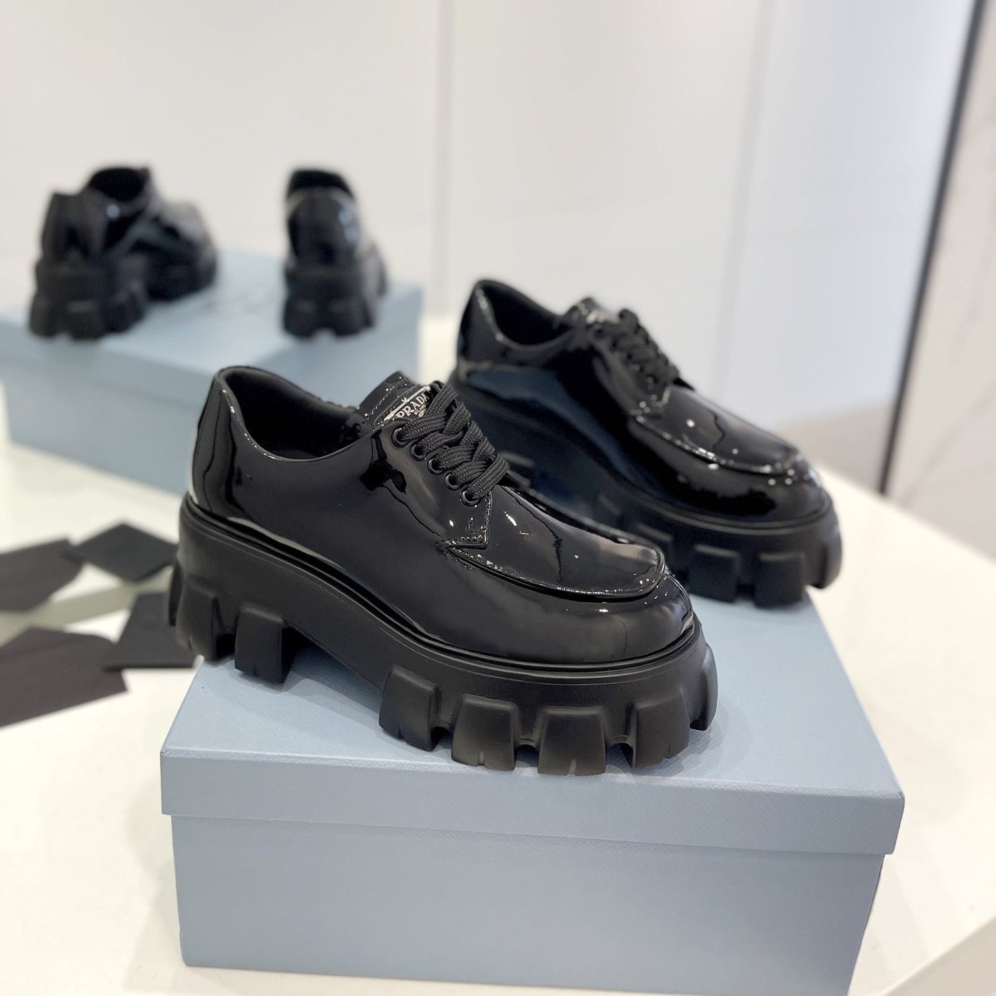 Luxury PradaMONOLITH LACE-UP LOAFER IN BLACK GLOSSY CALFSKIN ATTACHED TRIANGLE LOGO