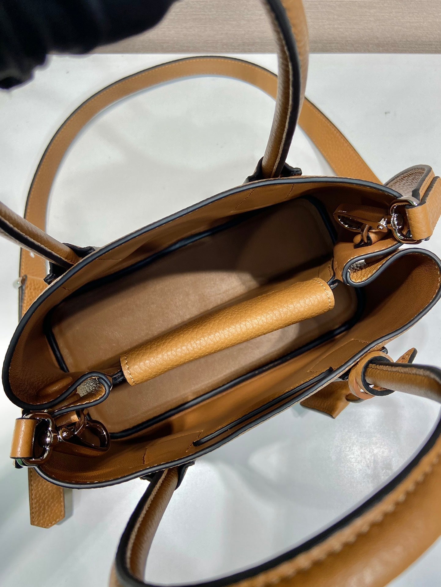 Luxury PradaSHOPPING BAG 25 IN GINGER BROWN DEERSKIN