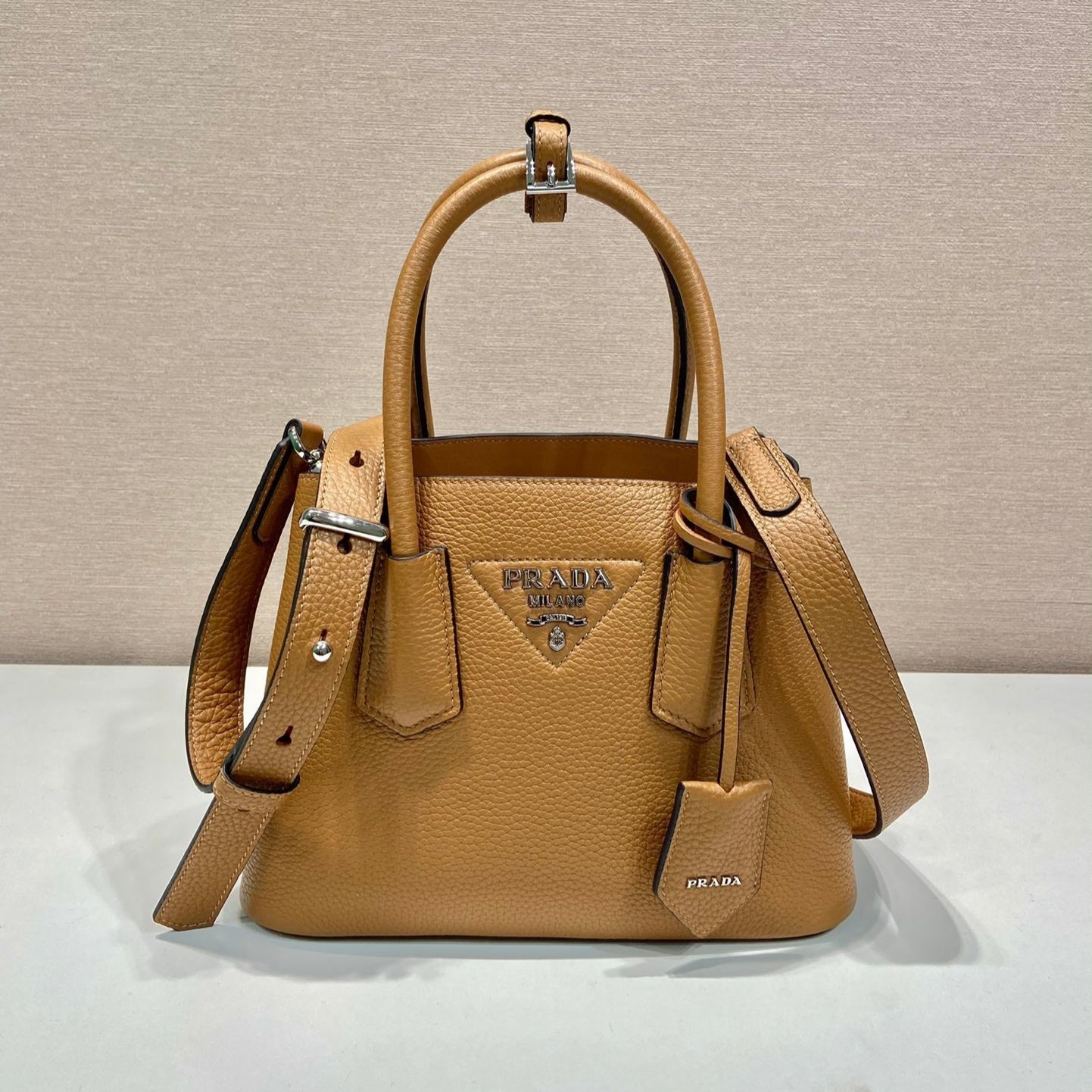 Luxury PradaSHOPPING BAG 25 IN GINGER BROWN DEERSKIN