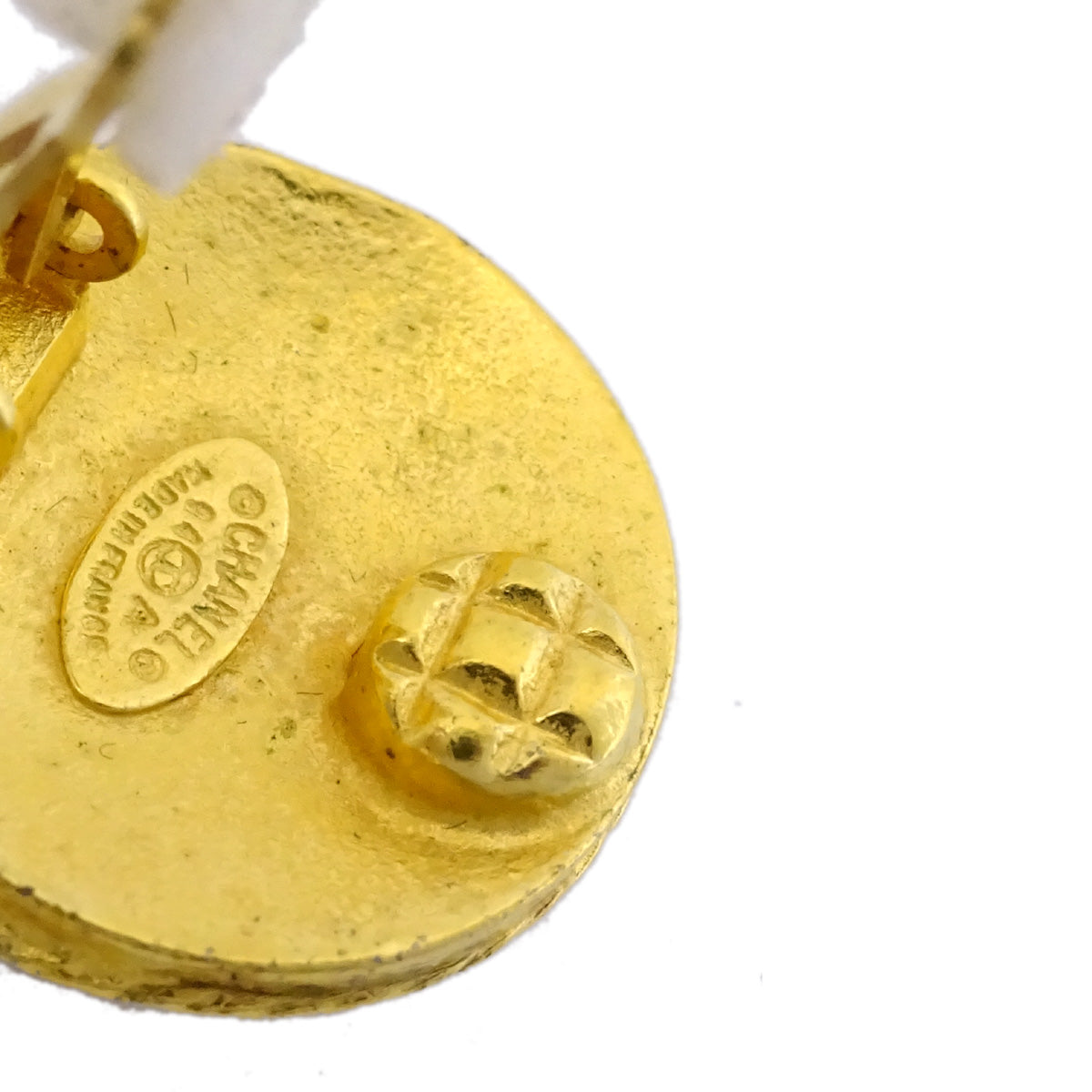 Luxury Chanel 1994 Gold 'CC' Filigree Earrings