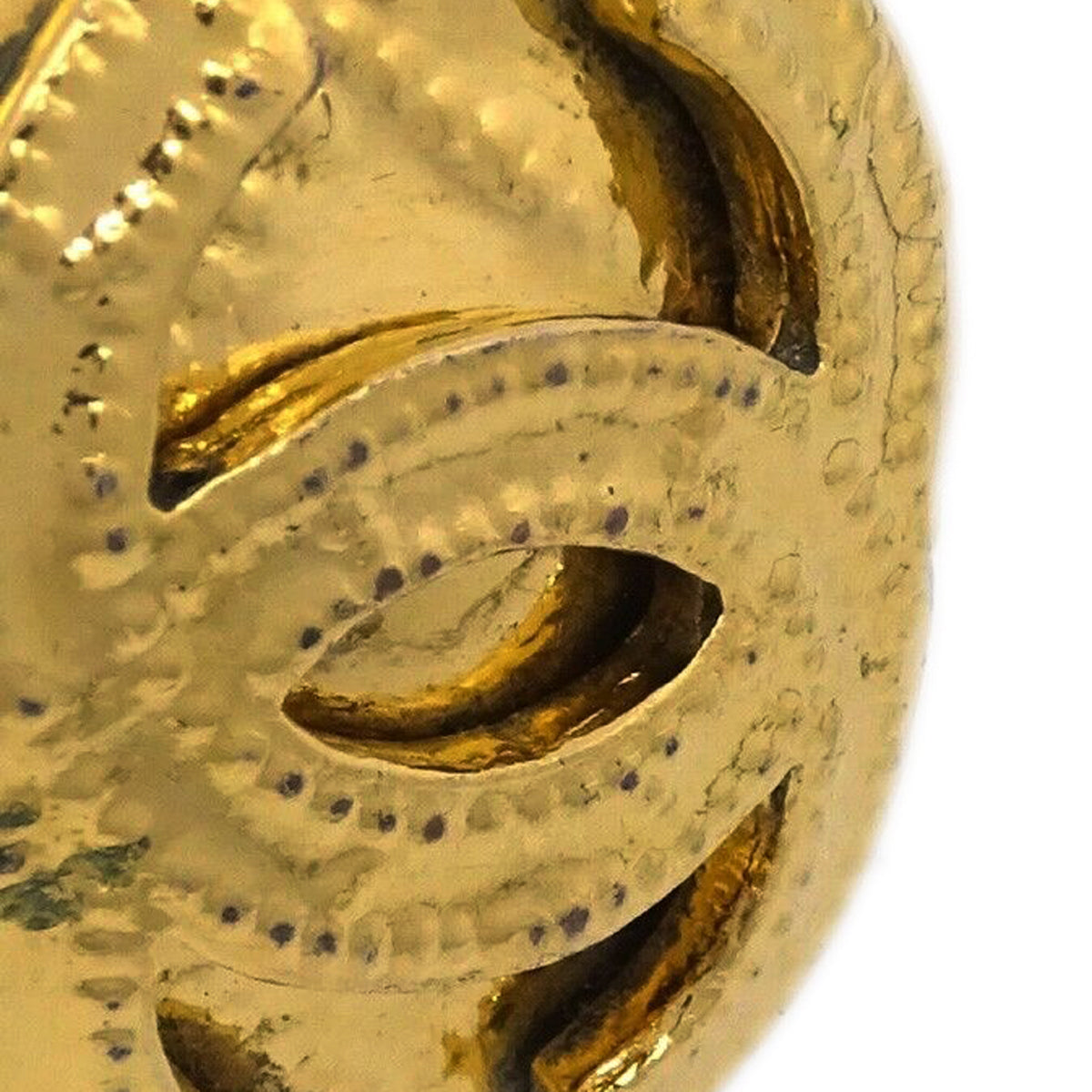 Luxury Chanel 1994 Gold Quilted 'CC' Round Earrings Large