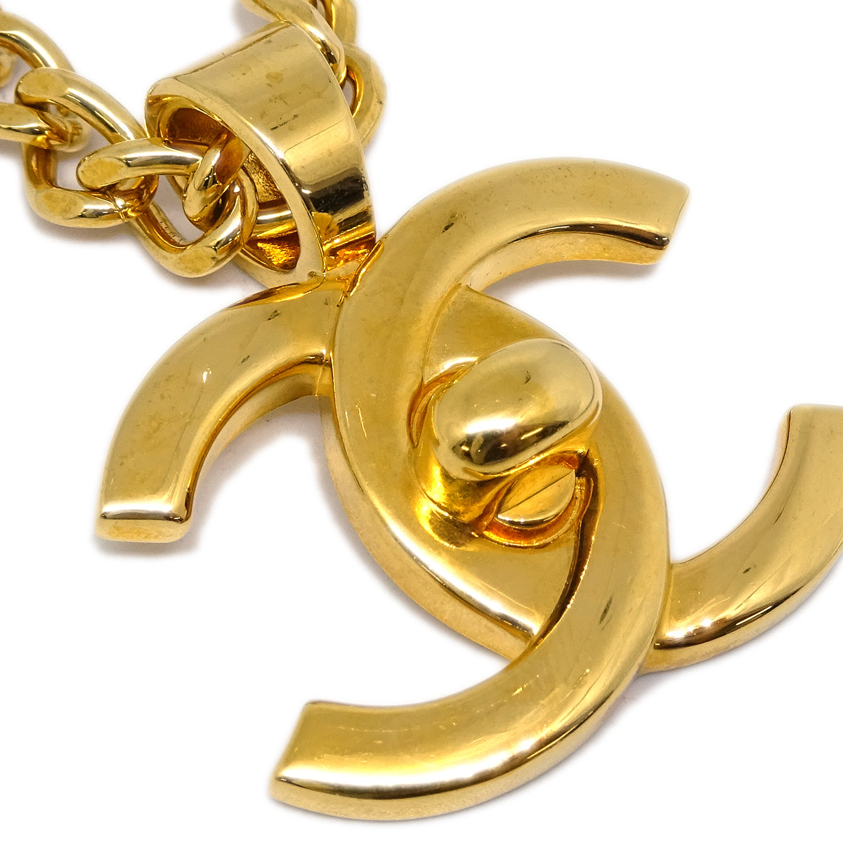 Luxury Chanel Turnlock Gold Chain Pendant Necklace 97P