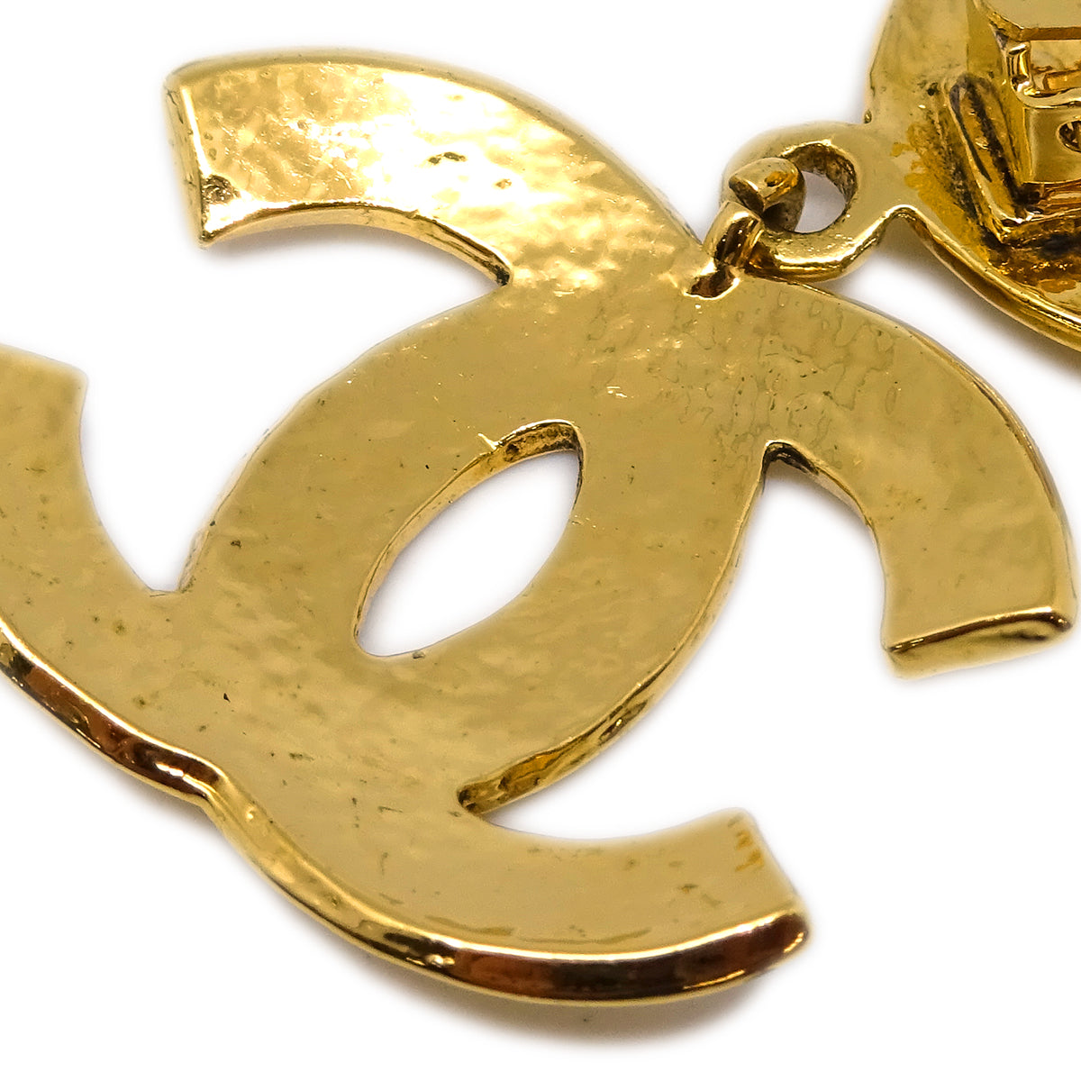 Luxury Chanel 1994 Quilted CC Dangle Earrings Clip-On Gold Small