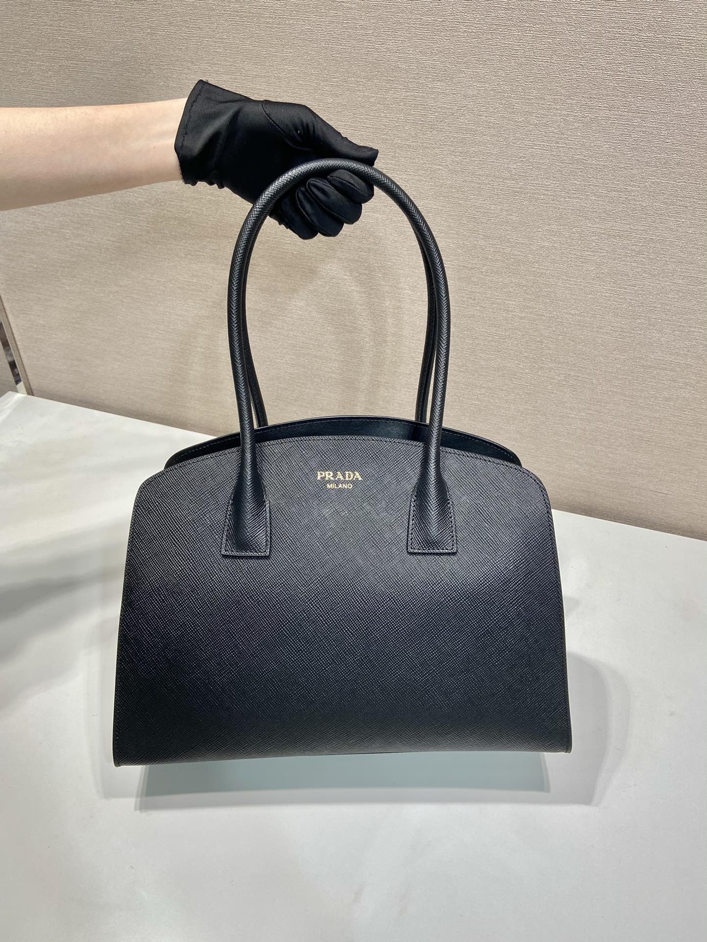 Luxury PradaSHOPPING BAG 36 IN BLACK SAFFIANO LEATHER