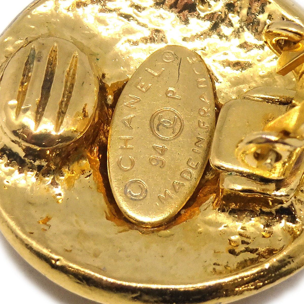 Luxury Chanel Dangle Earrings Clip-On Gold 94P