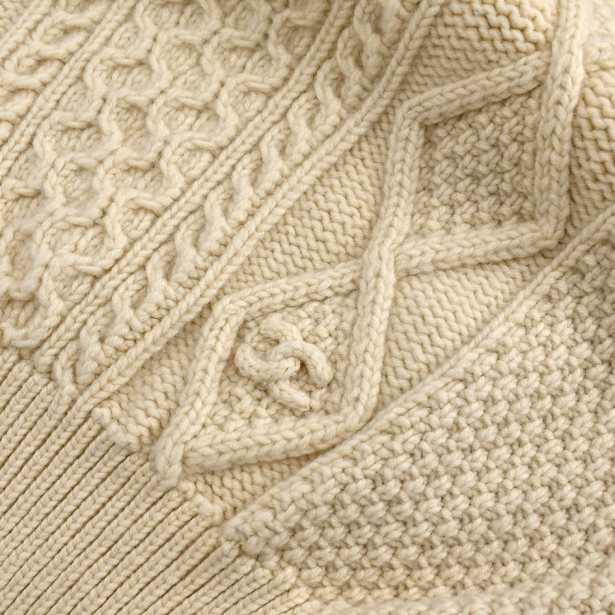 Luxury Chanel Fall 1996 wool fisherman knit jumper #44