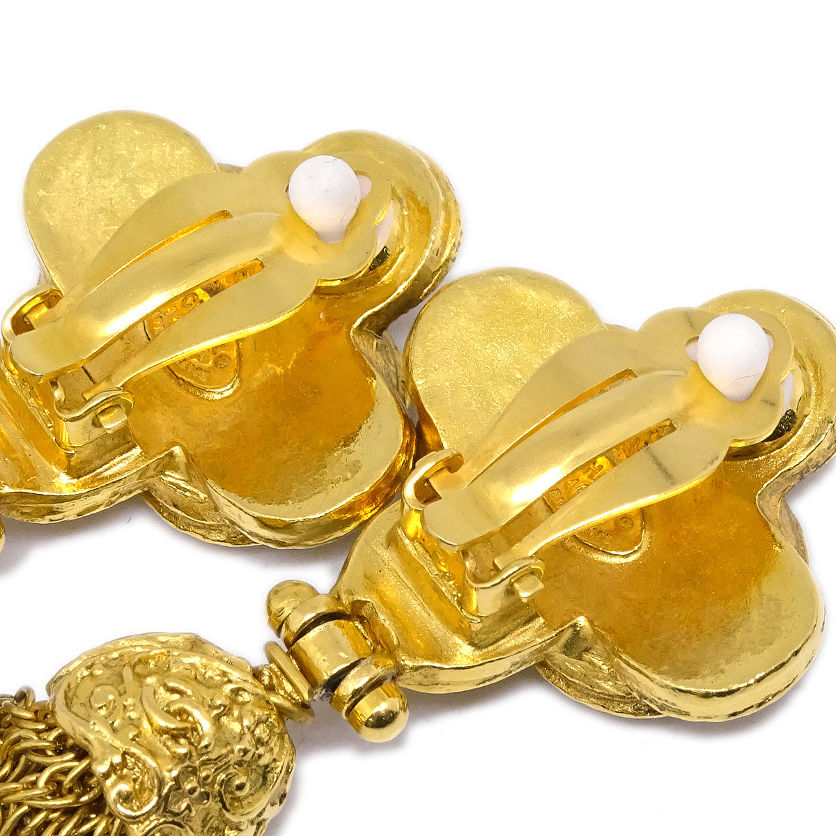 Luxury Chanel 1994 Filigree Earrings Clip-On Gold