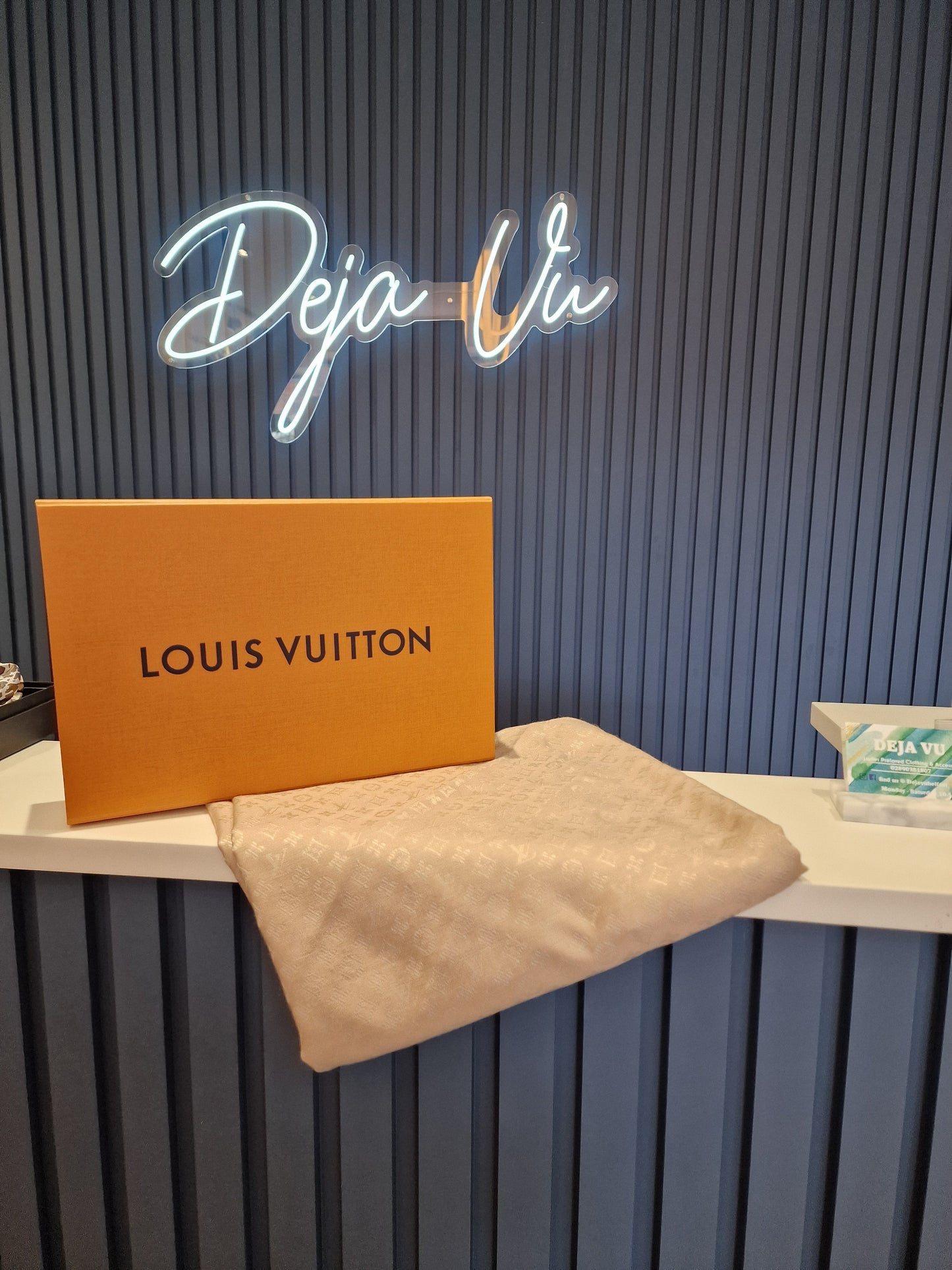 Louis Vuitton Evermore Shawl, Latte