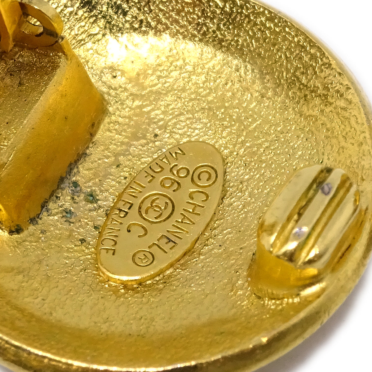 Luxury Chanel Button Earrings Gold Clip-On 96C