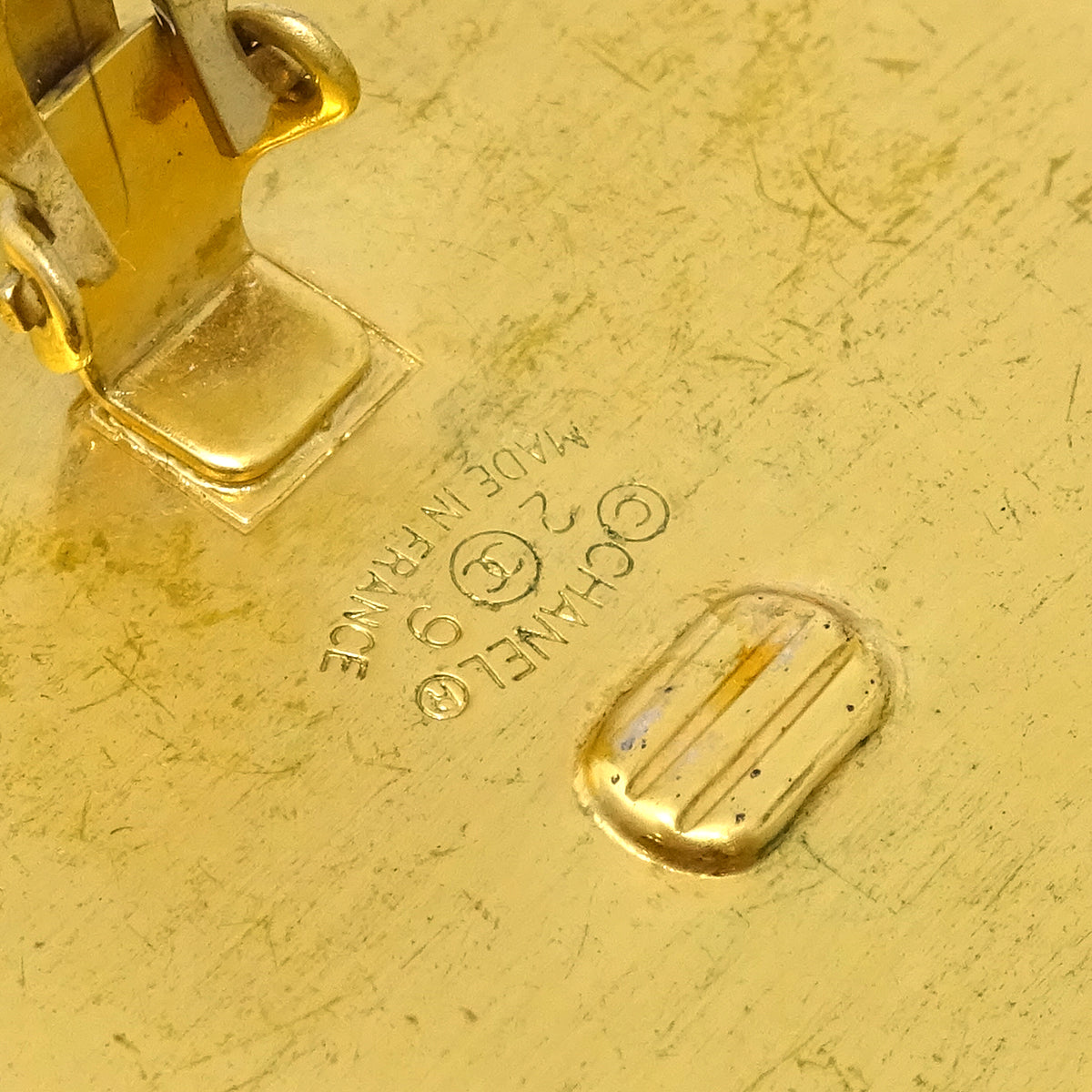 Luxury Chanel Button Earrings Clip-On Gold 29