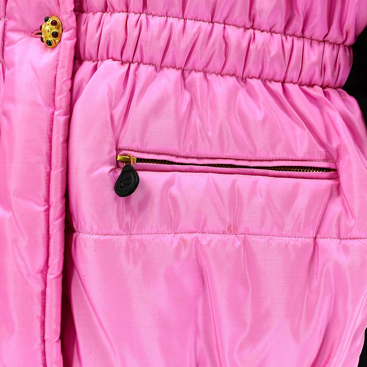 Luxury Chanel Fall 1996 silk puffer jacket with Gripoix buttons #40