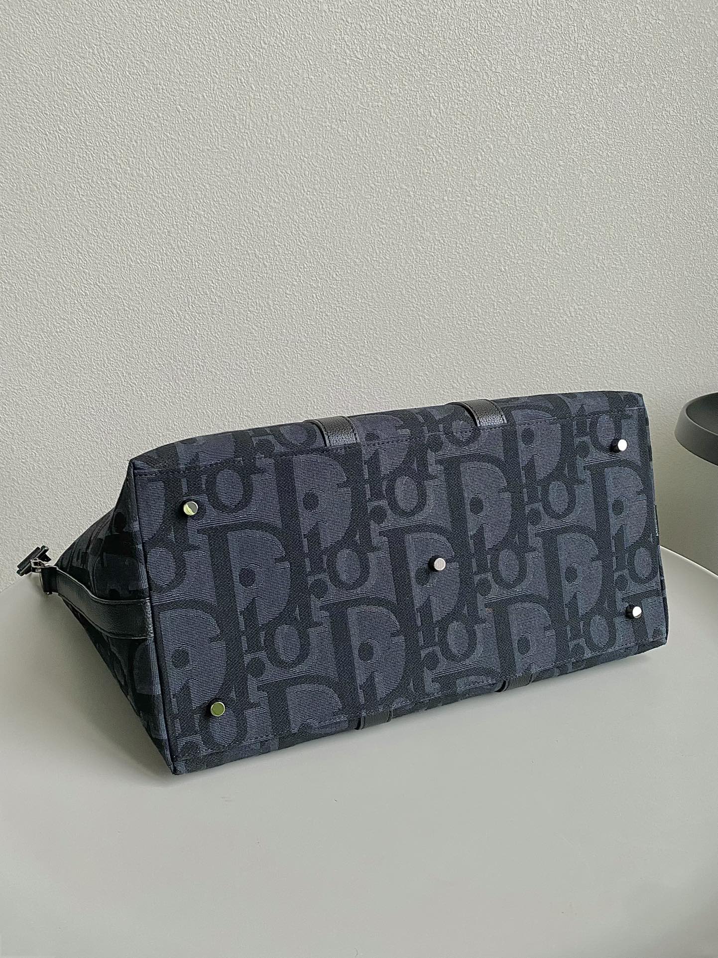 Luxury DiorWEEKENDER 40 IN BLACK MAXI OBLIQUE JACQUARD