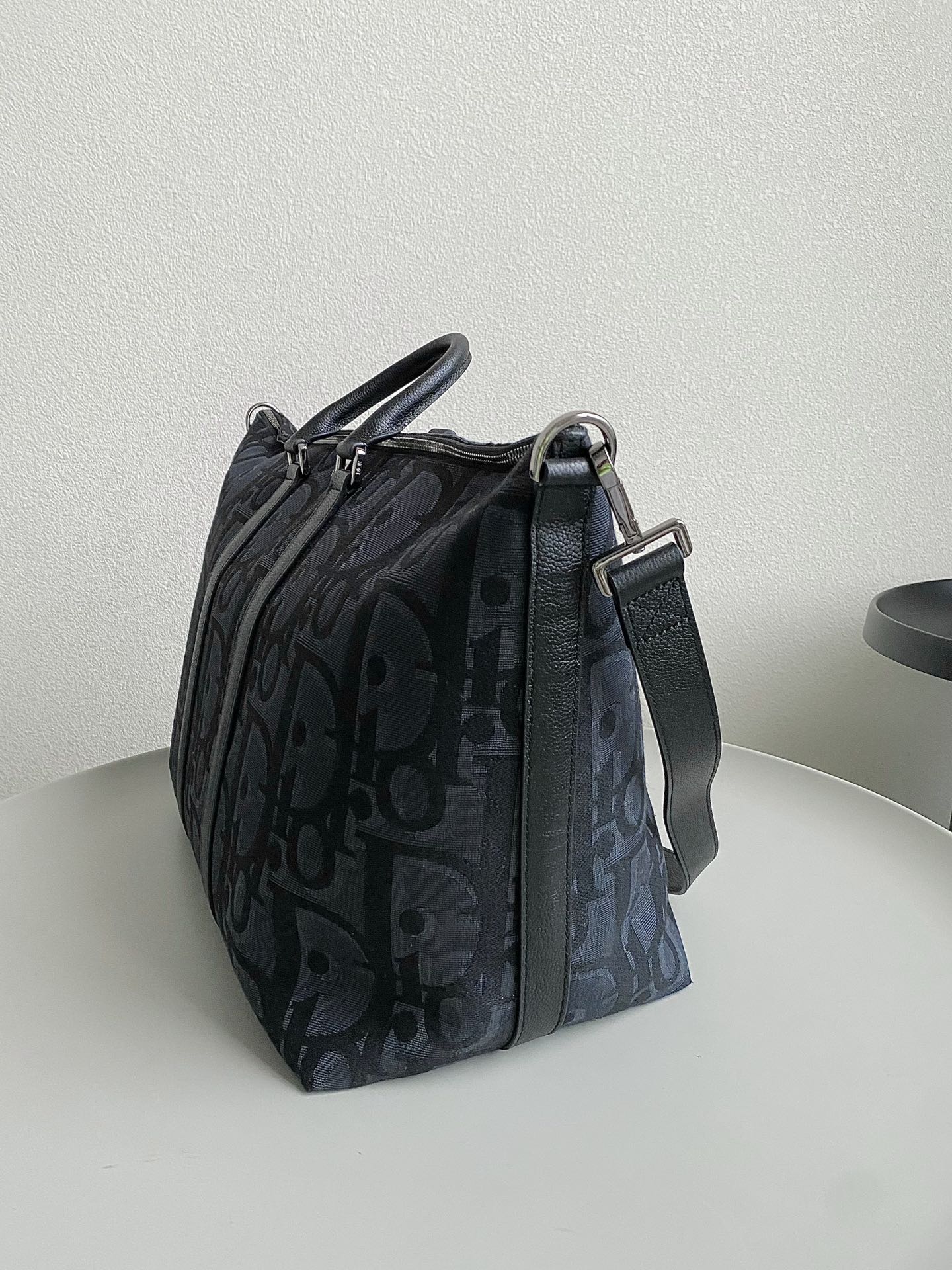 Luxury DiorWEEKENDER 40 IN BLACK MAXI OBLIQUE JACQUARD