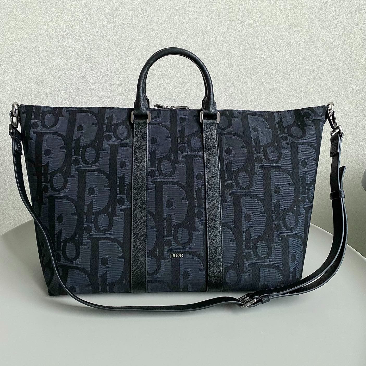 Luxury DiorWEEKENDER 40 IN BLACK MAXI OBLIQUE JACQUARD