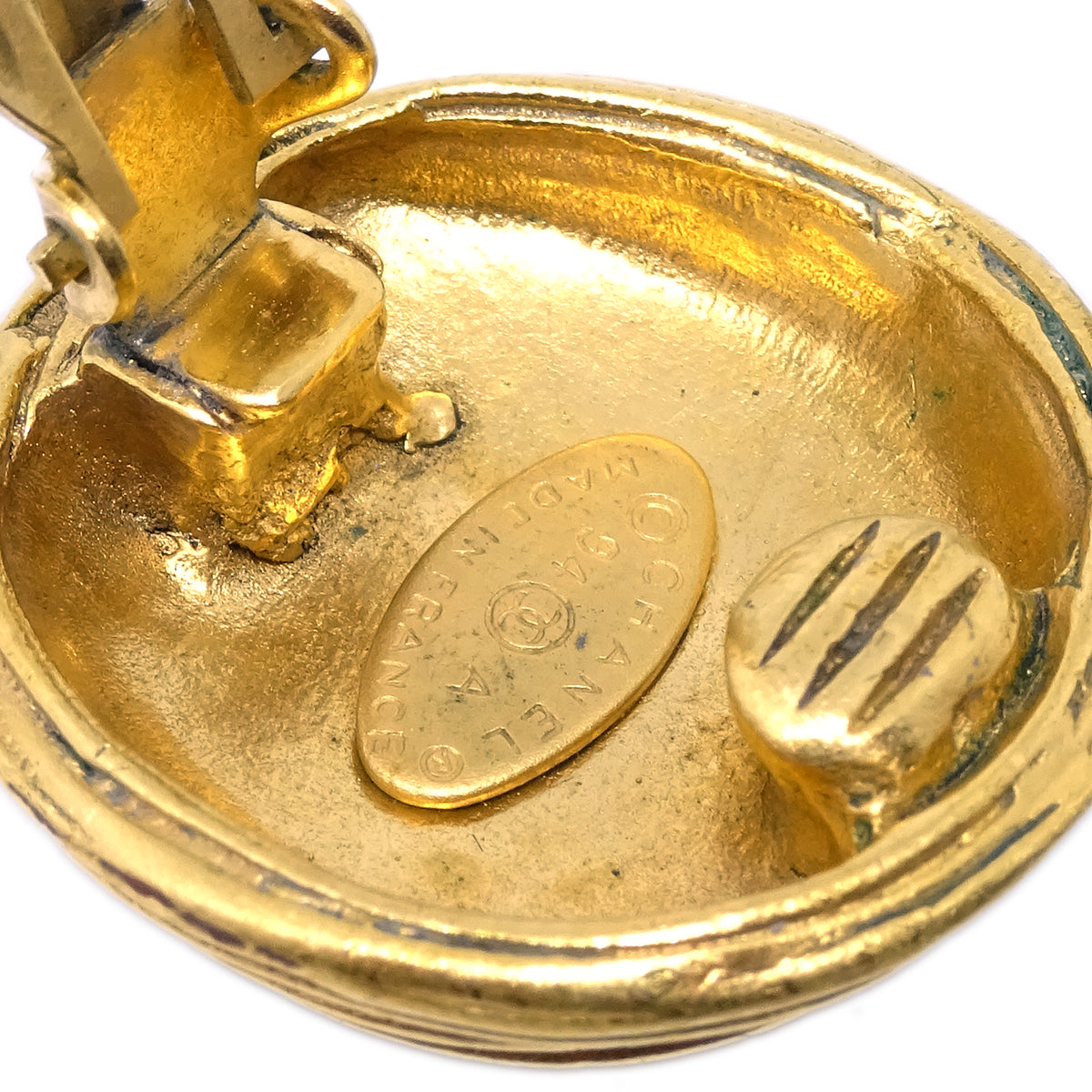 Luxury Chanel Button Earrings Clip-On Gold 94A