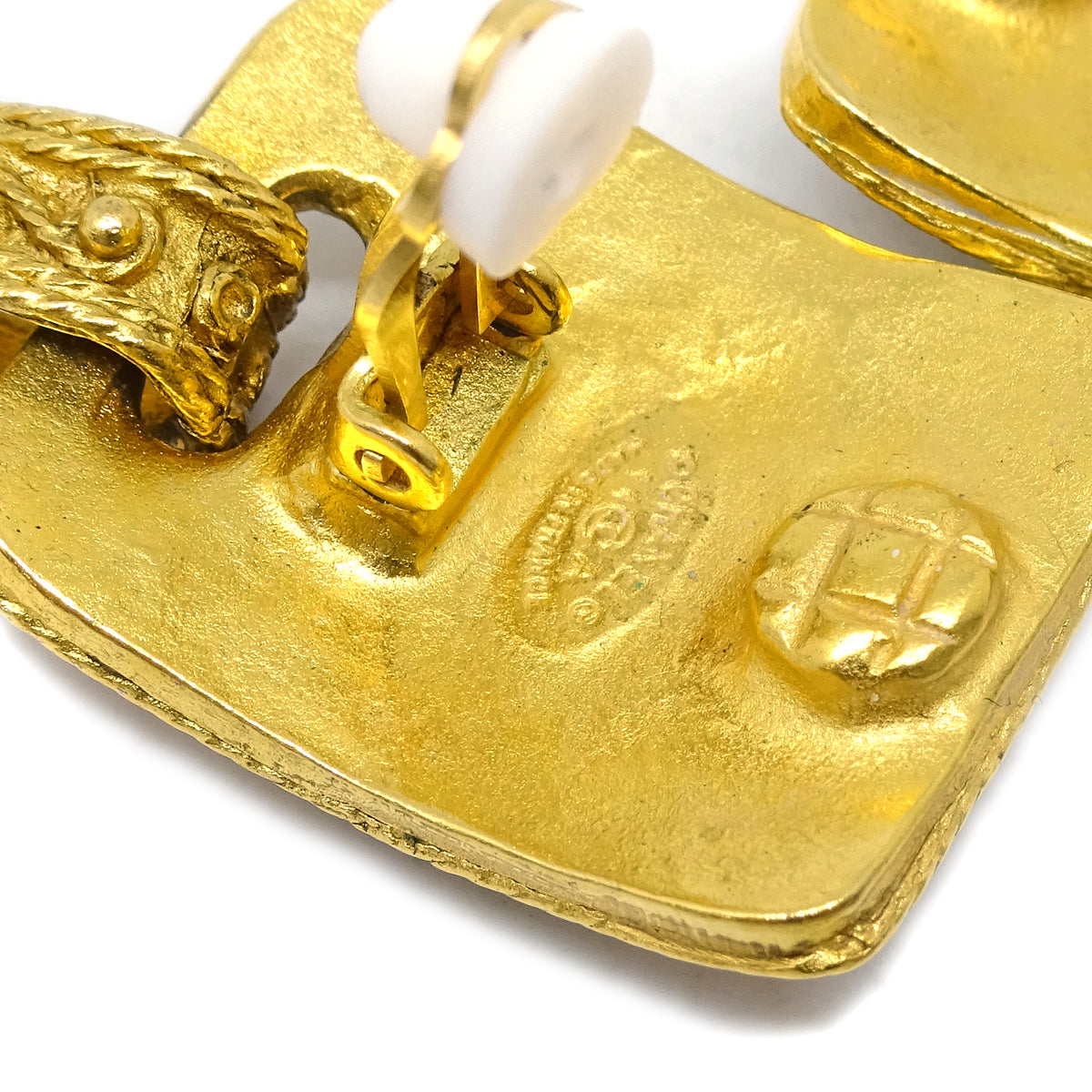Luxury Chanel Filigree Gripoix Dangle Earrings Clip-On Gold 94A