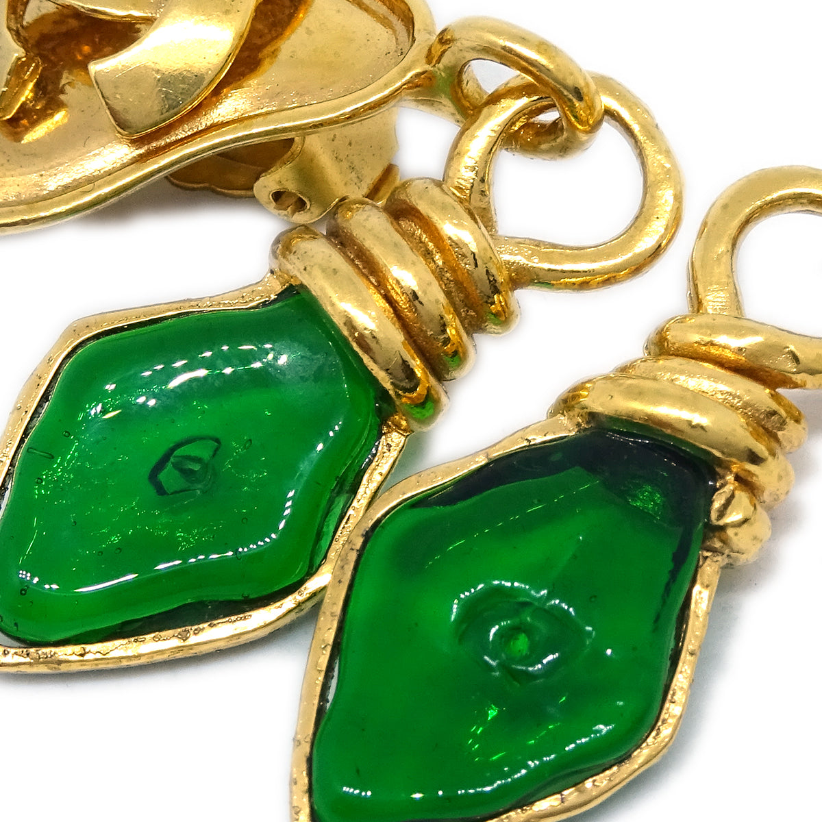 Luxury Chanel Gripoix Heaart Earrings Clip-On Gold 95P