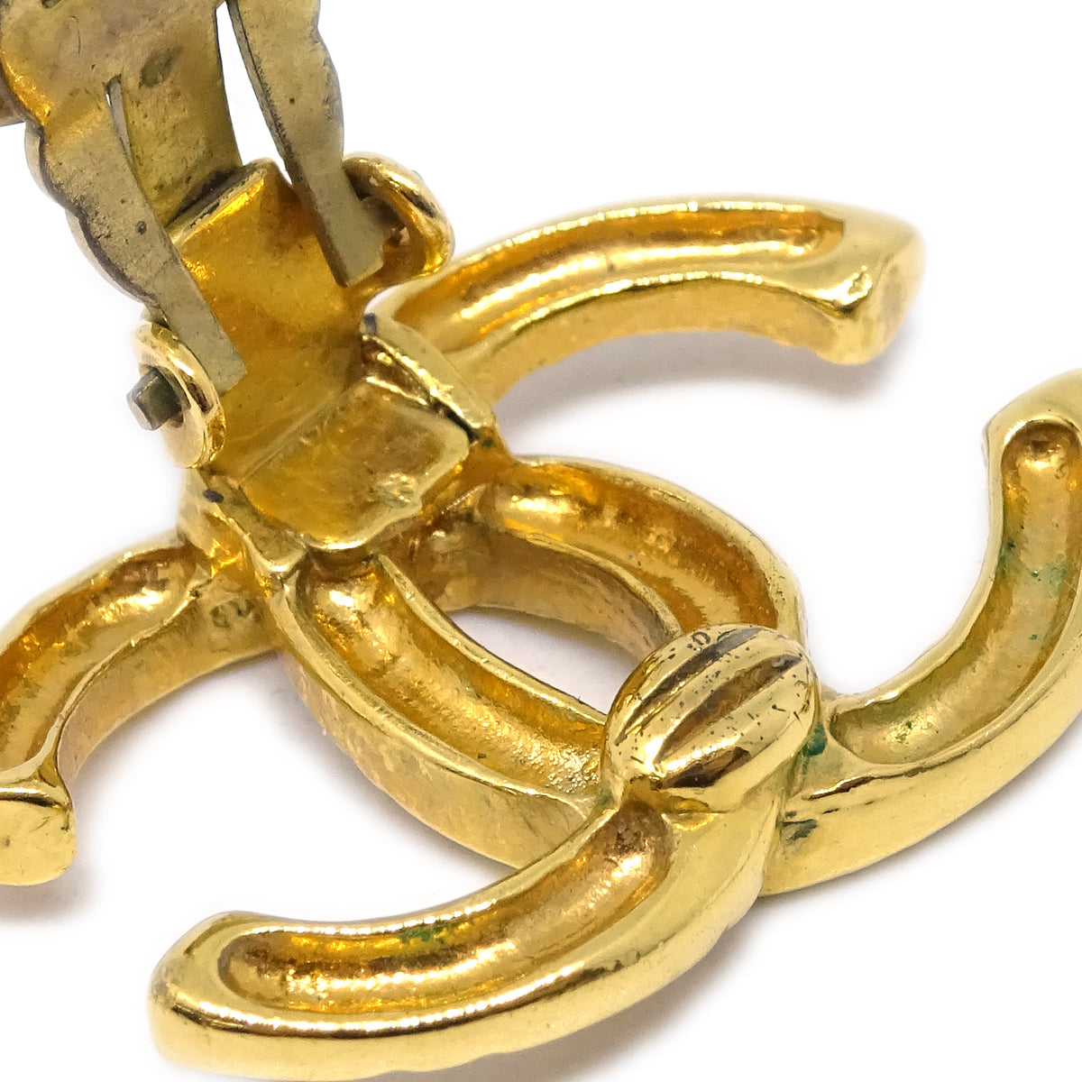 Luxury Chanel Gold CC Earrings Clip-On 93P