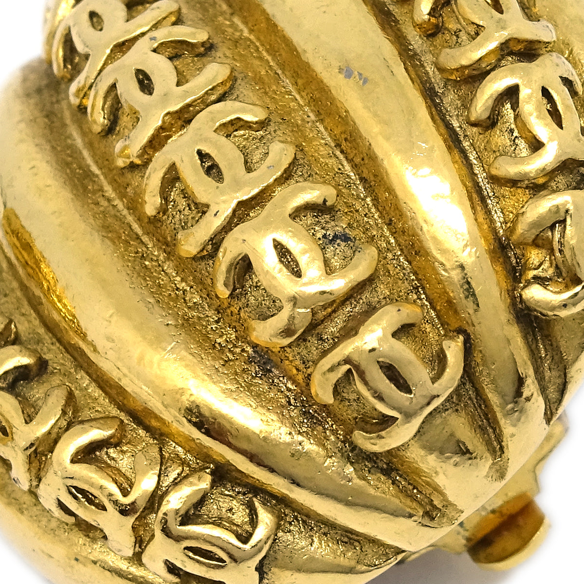 Luxury Chanel Gold Button Earrings Clip-On 23