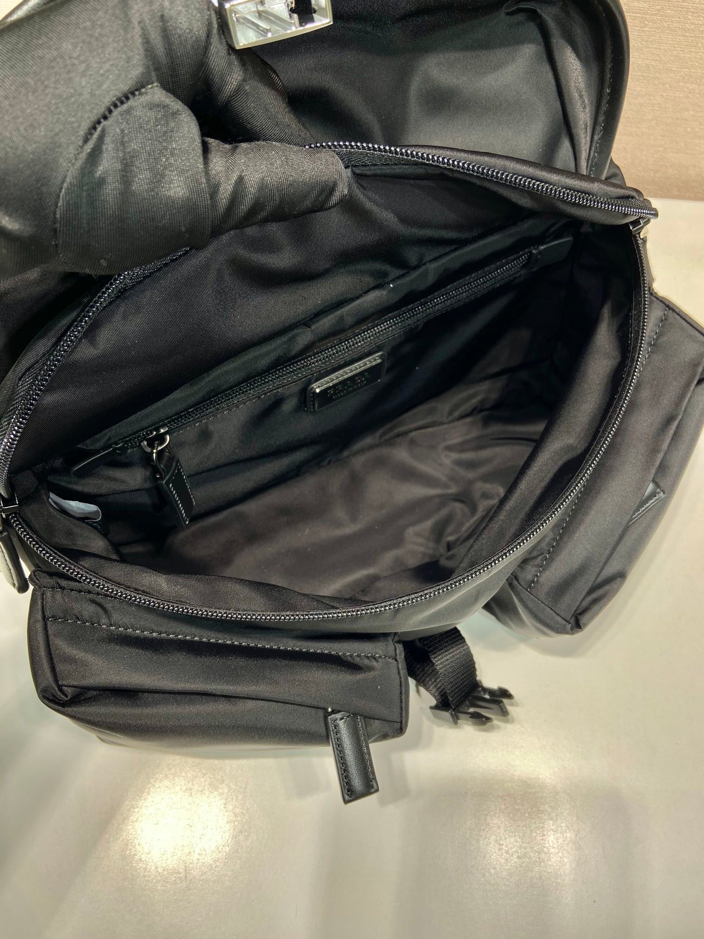 Luxury PradaBELT BAG 27 IN BLACK RE-NYLON