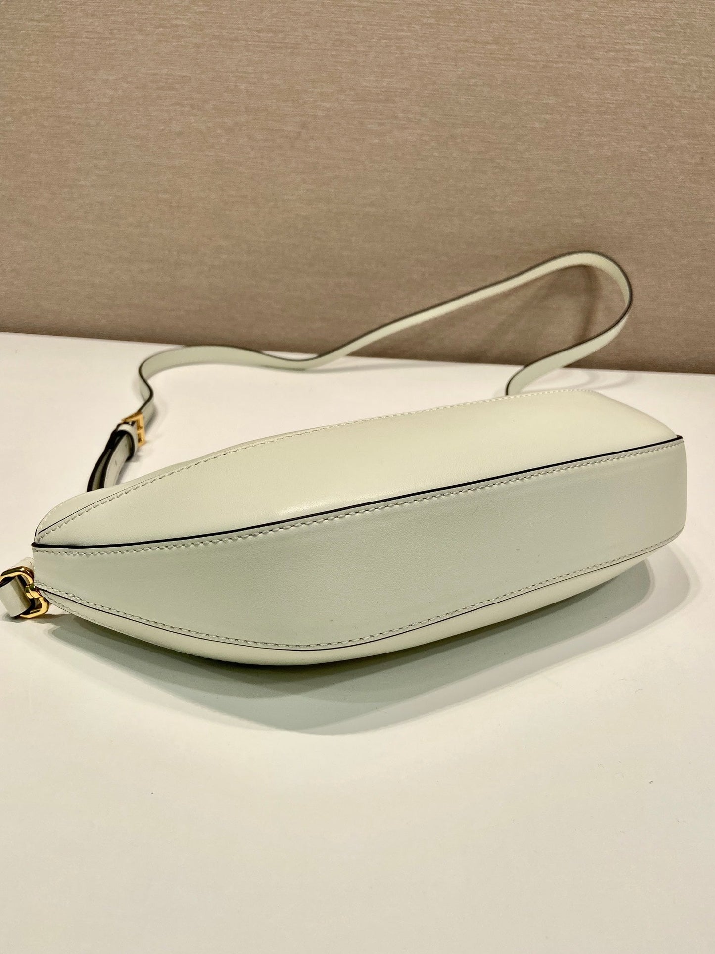 Luxury PradaDUMPLING BAG 30 IN WHTE CALFSKIN