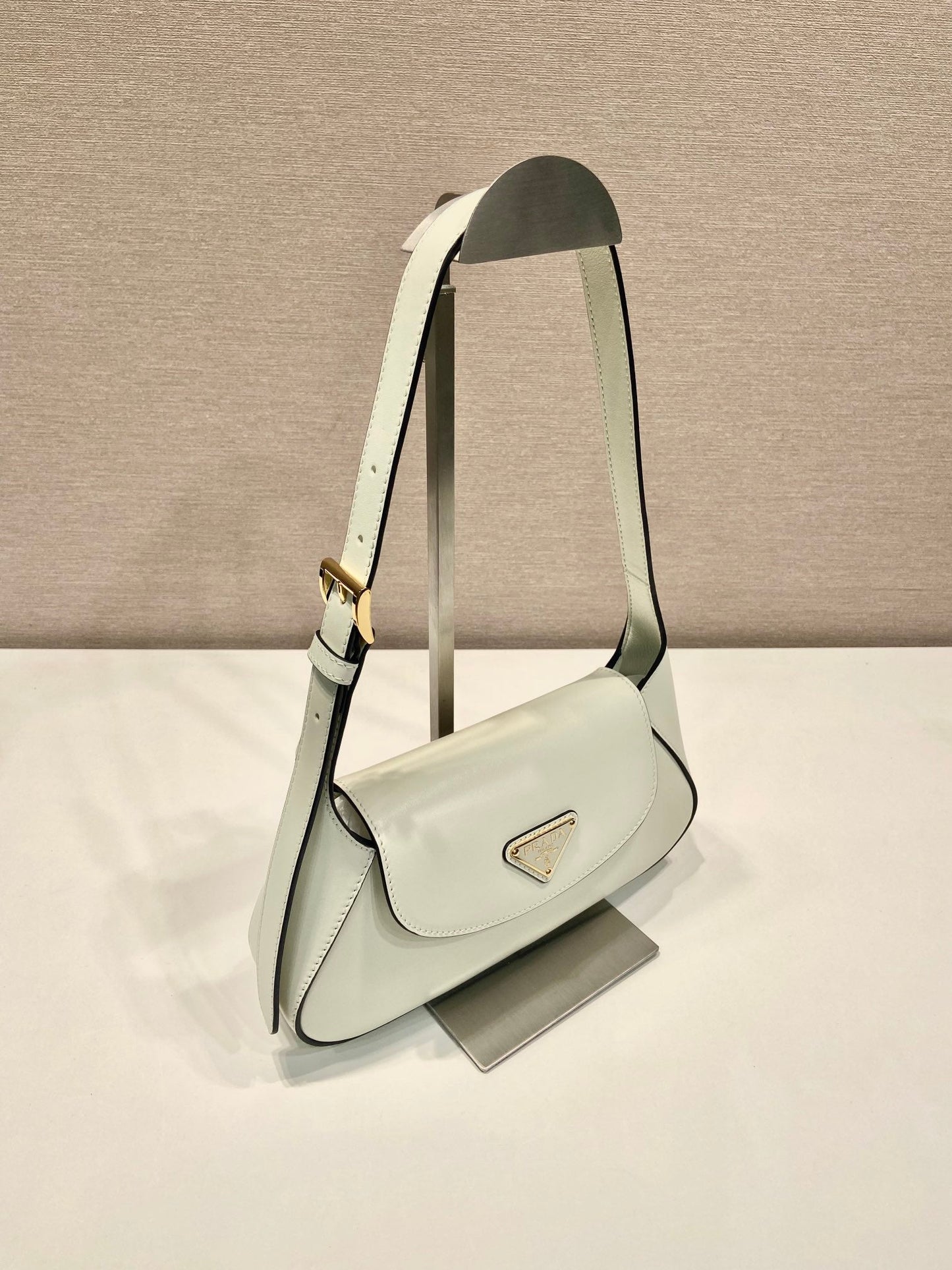 Luxury PradaFLAP BAG 25 IN WHITE SMOOTH CALFSKIN TRIANGLE LOGO